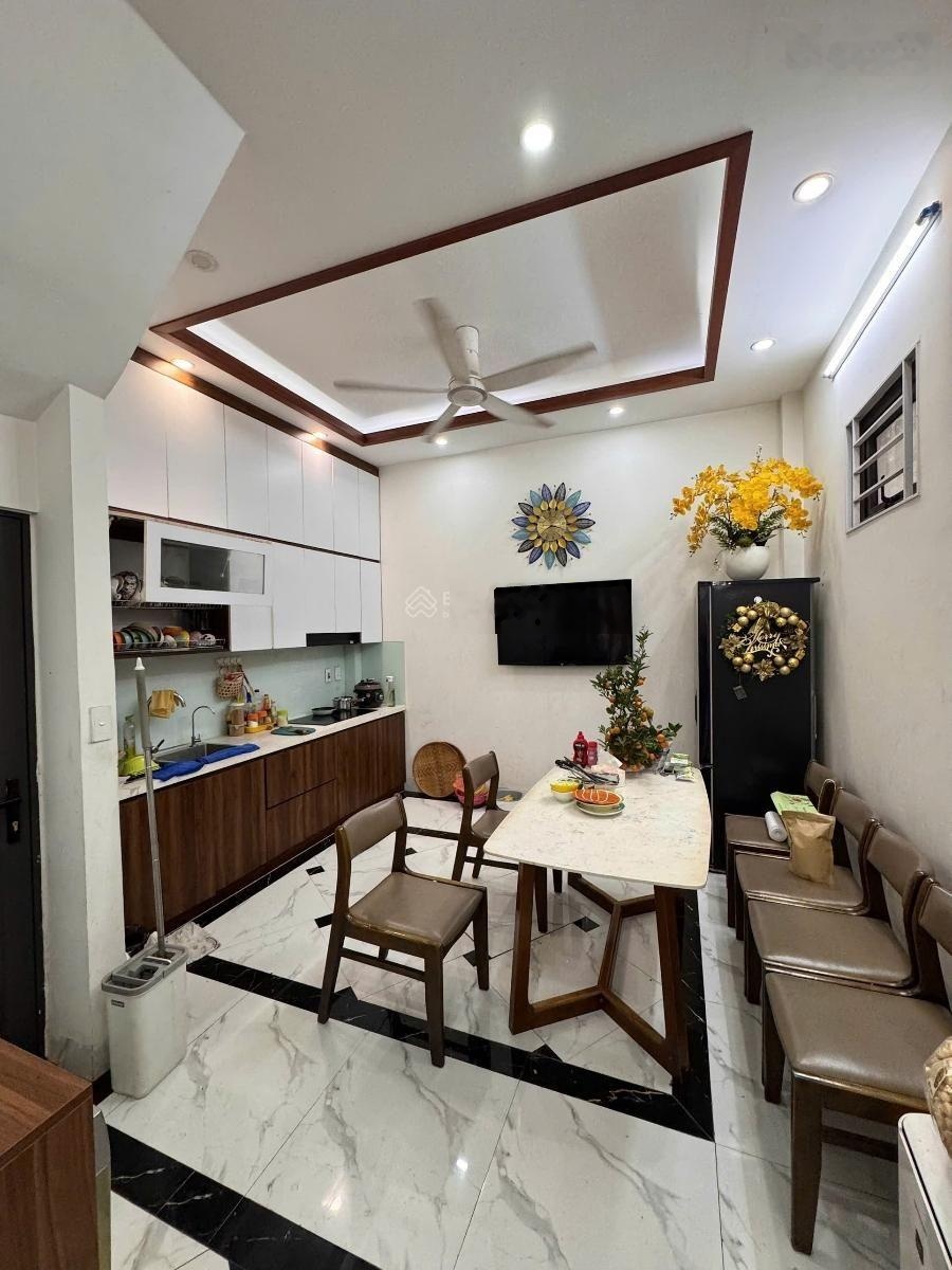 BÁN NHÀ 666 BẠCH ĐẰNG HAI BÀ TRƯNG Vị trí đẹp, trung tâm quận Hai Bà Trưng Diện tích: 56