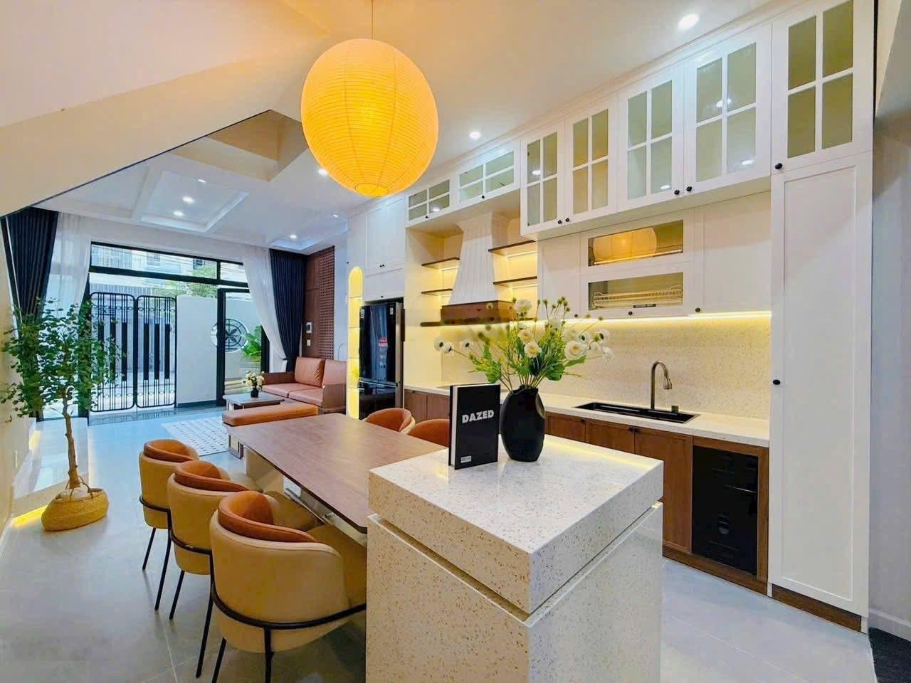 Bán căn villa mini hồ bơi 4 tầng đường Trần Thanh Mại , cạnh công viên Hồ Nghinh . Giá tốt