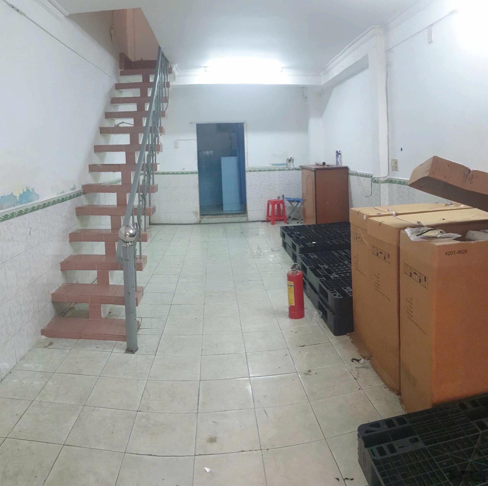 Bán nhà chính chủ Q.6 gần vòng xoay Phú Lâm