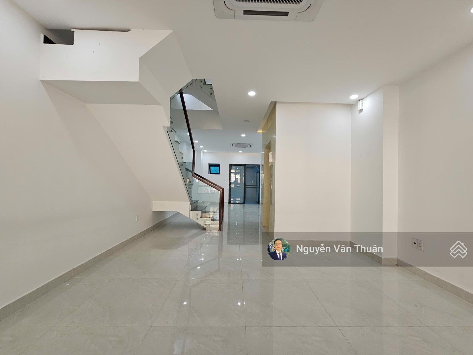 Cho thuê nhà nguyên căn làm văn phòng Vạn Phúc City - 5x20m - Có thang máy - Điều hòa/Giá tốt