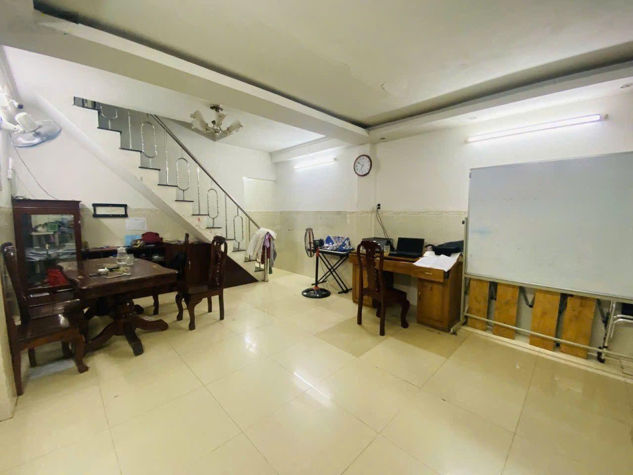 Nhà gần chợ- cầu nhị thiên đường q8 - - chỉ 2 căn nhà ra mặt tiền đường - 44m2 - công nhận đủ