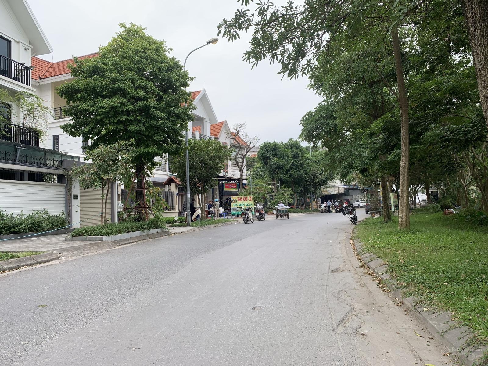 Bán gấp căn liền kề: 132m2/MT: 6m/ KĐT: Đặng Xá / Gia Lâm / HN. Nhà 4T/ đường 16m/ giá: 20,5 tỷ