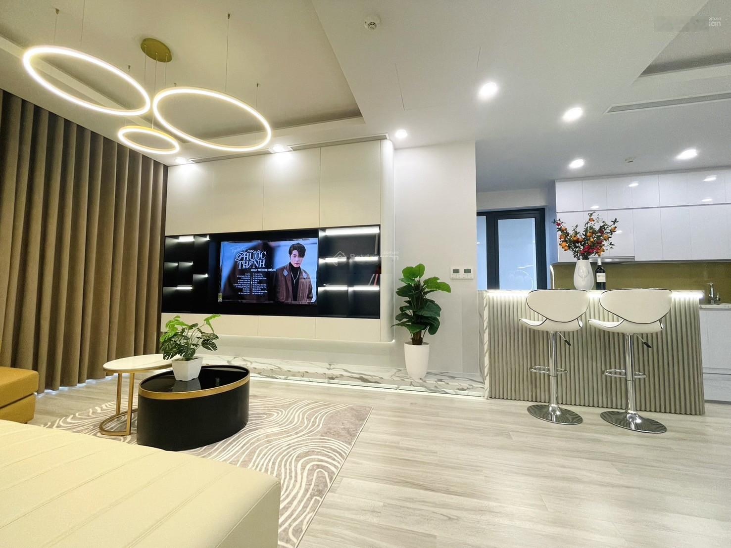 Hot, Căn hộ có Slot ô tô tại Home City Trung Kính, 2 phòng ngủ, 2WC đủ đồ, LH: 0911400844