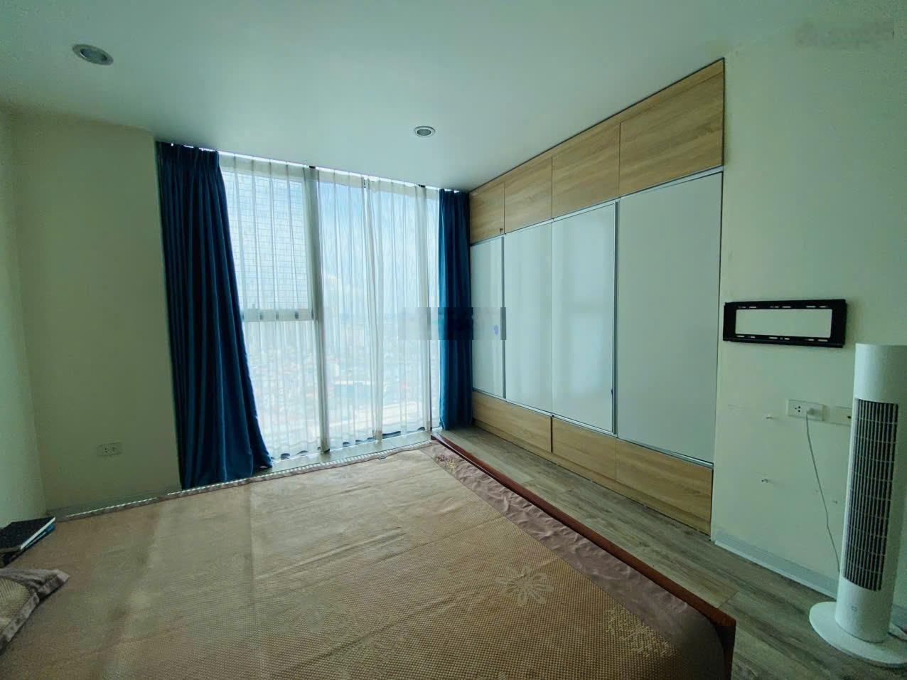 Cho thuê Golden Land 2 ngủ full đồ 96 m2 14.5 tr/th, nhà đẹp, có slot ô tô, LH: 0977858974