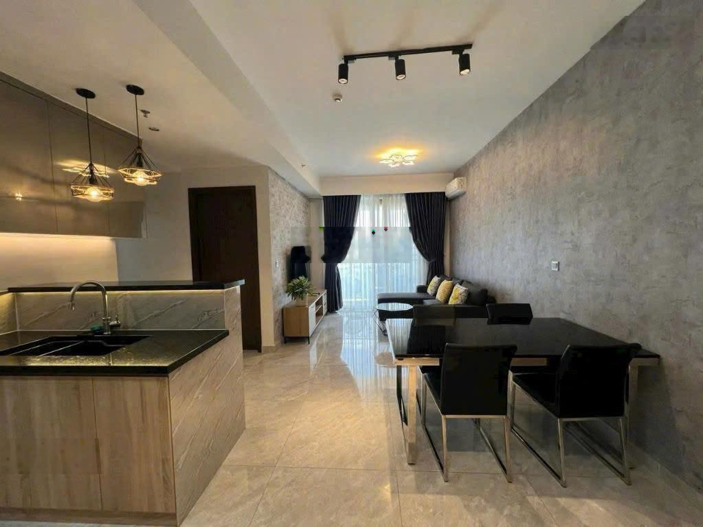 Cần cho thuê gấp căn hộ Midtown - PMH,Q7 , nhà đẹp, giá siêu rẻ: LH :0918785595