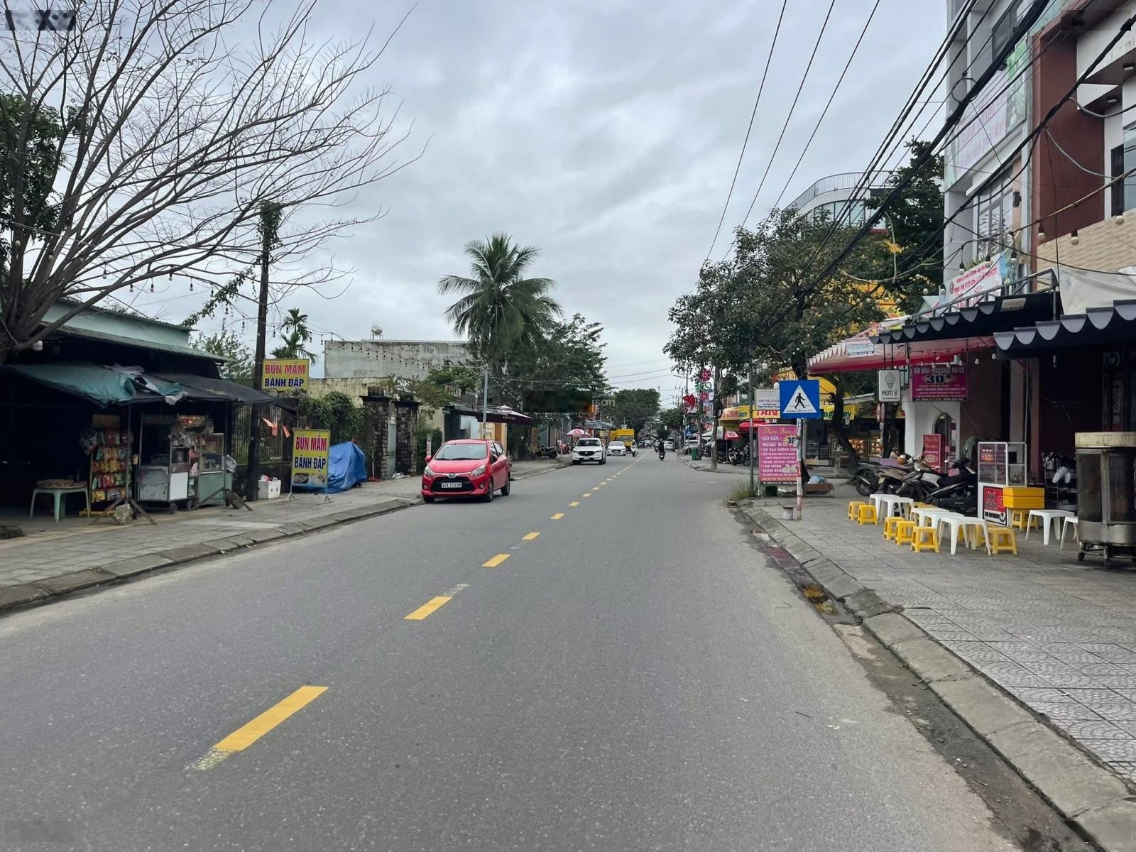 Bán lô đất Diện tích 150m. Đường Thăng Long nối dài. Gần chợ Túy Loan. Tiện ích đầy đủ