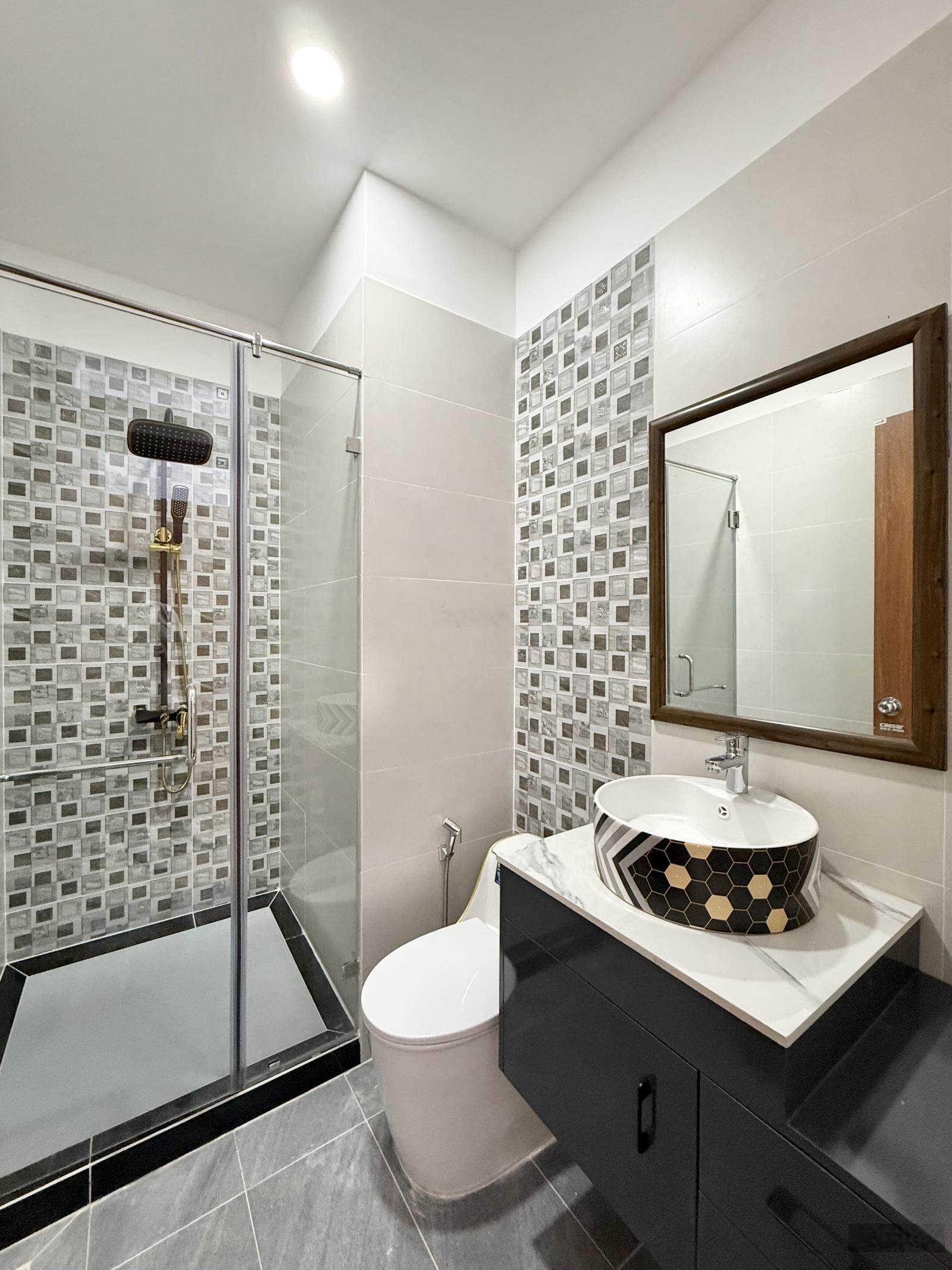 Chính chủ nhà 4 tầng Ngay Khu biệt thự bờ sông Vạn Phúc City, trường cấp 3 Hiệp Bình Phước