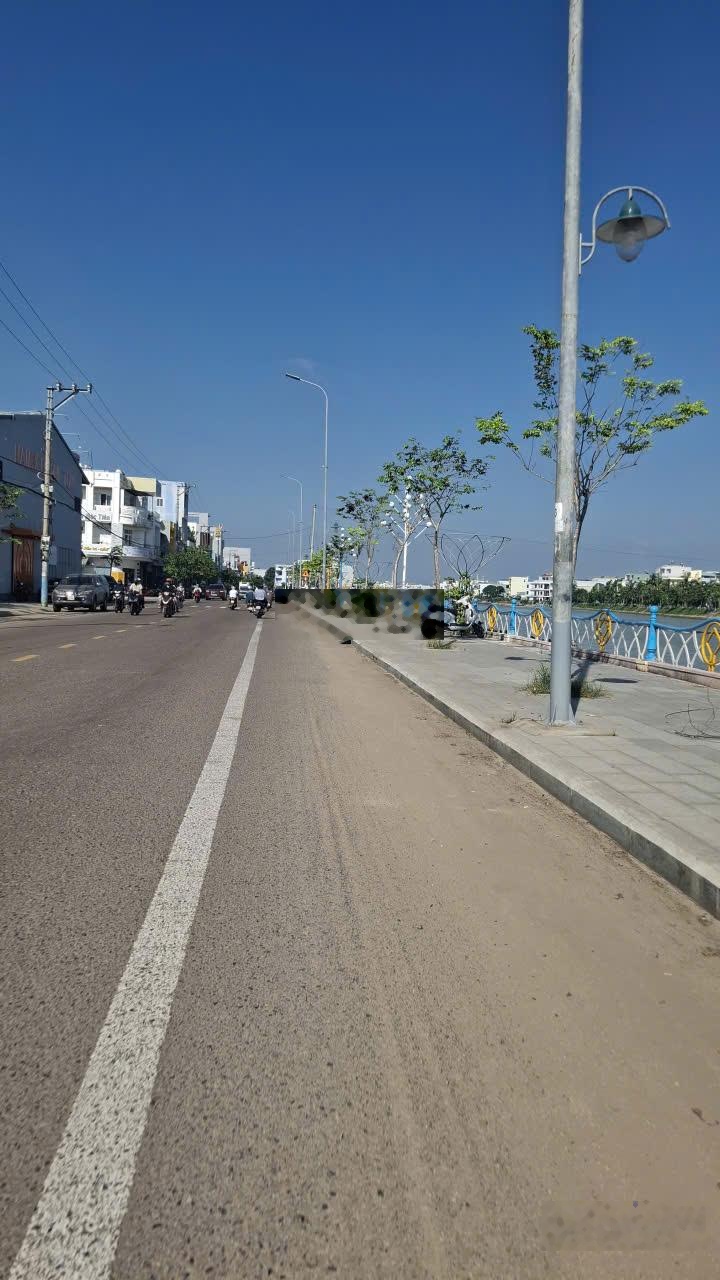 Bán nhanh bán homestay 2 tầng DT: 356m2 ngang 12m, phường Ngô Mây