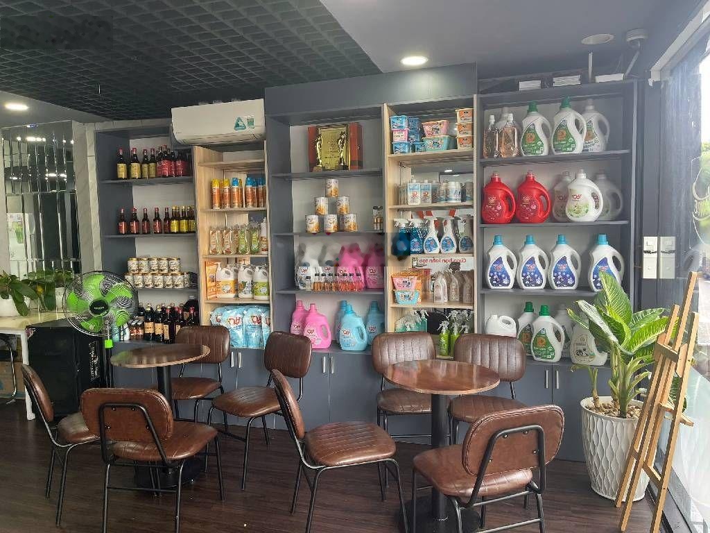 Bán nhà mặt tiền,shophuose PhổQuang,p2,Tân Bình.Diện tích sàn 135m2,giá hơn 9 tỷ