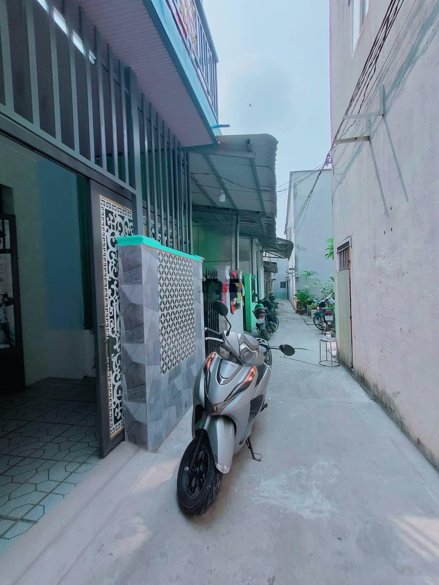 Bán nhà 1 trệt 2 lầu,4mx15m, 4pn có 1pn dưới đất ,3wc,Tân Kim, Cần Giuộc .Giá 2 tỷ 050