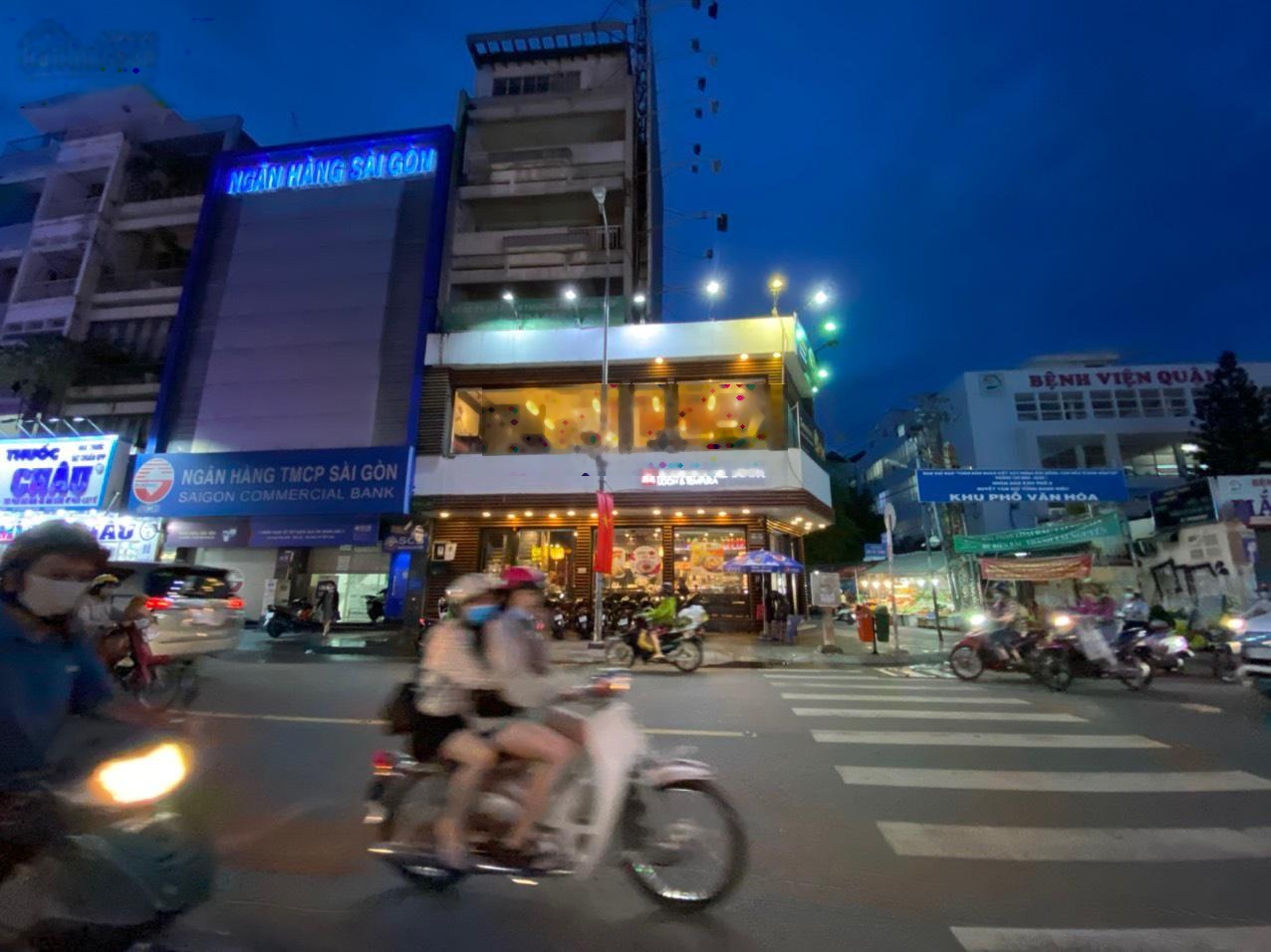 Cho thuê góc 2 mặt tiền 342 Hai Bà Trưng và Bà Lê Trân, Q1, DT: 10x18m, 1 trệt 1 lầu, DTSD 350m2