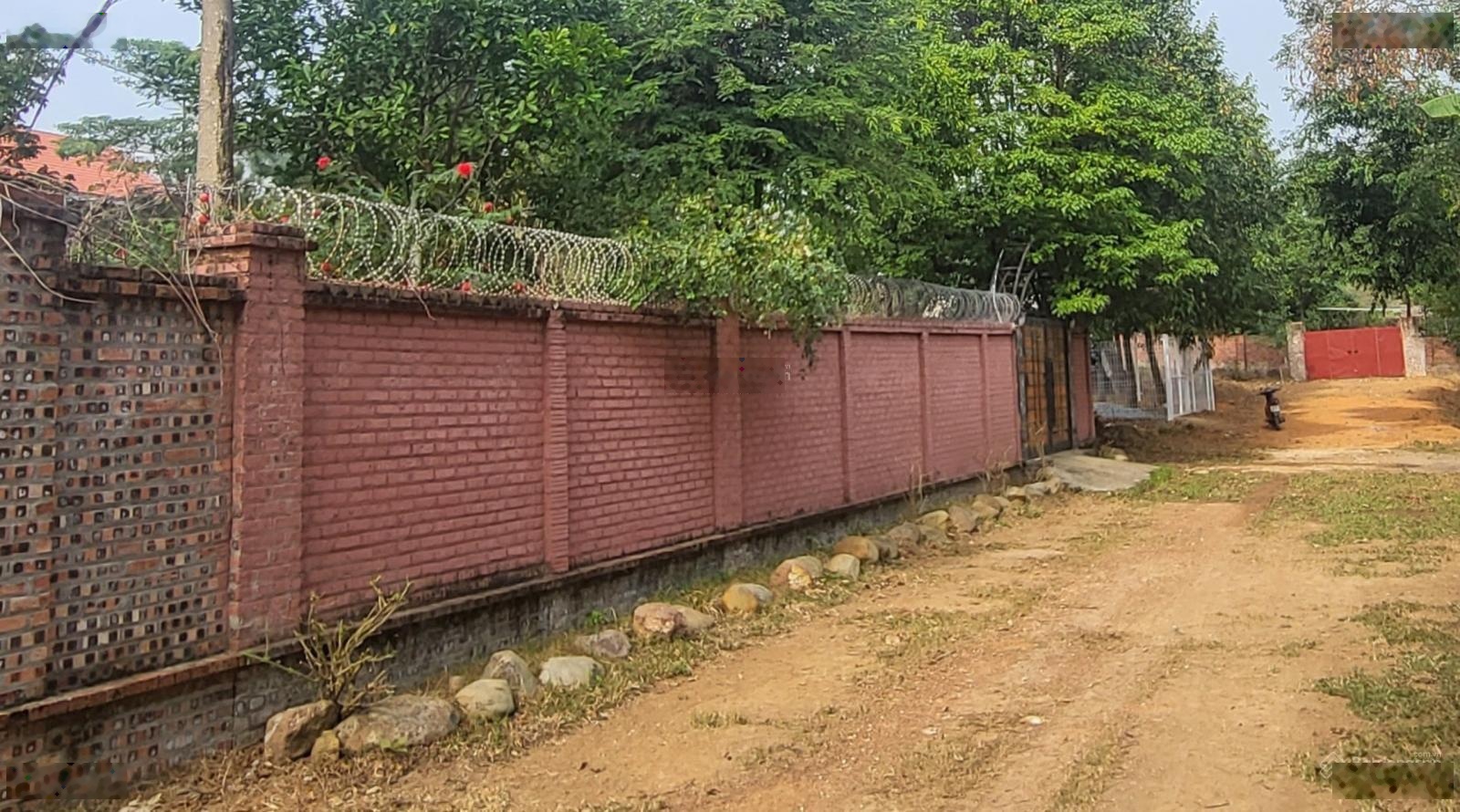 Bán 880m2 đất tuyệt đẹp khu Thanh Cao, Đại Lải, 2 mặt tiền trước sau mỗi mặt tiền 10m, đường 10m