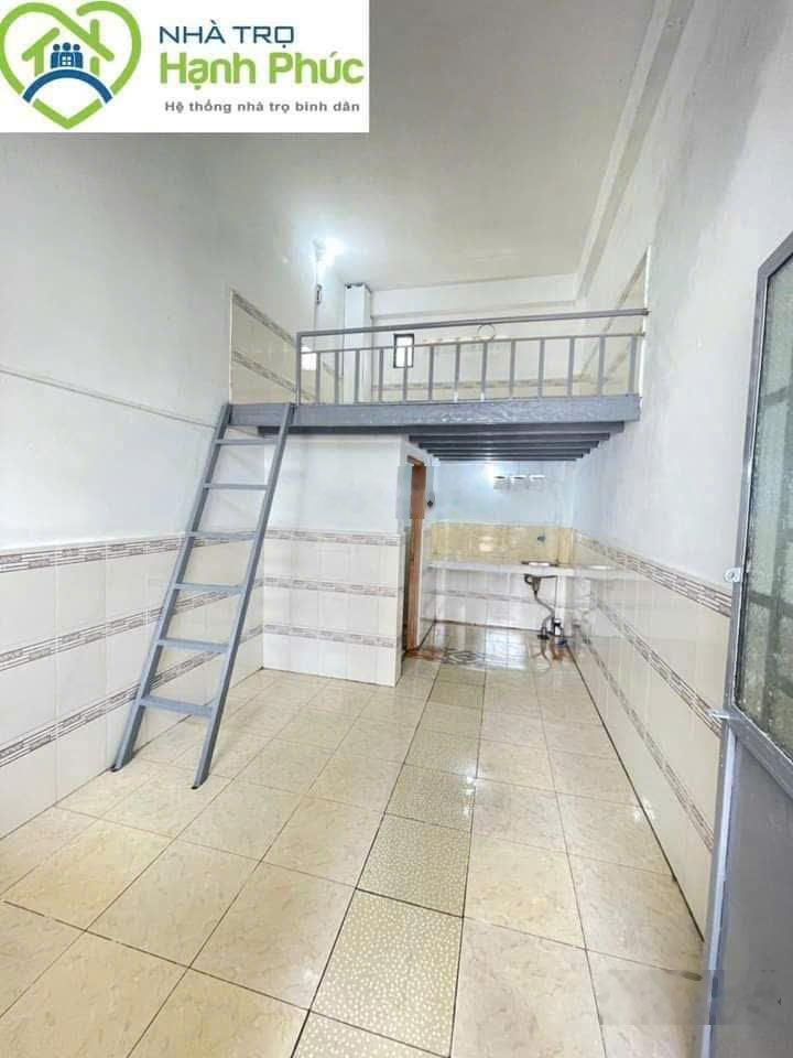 Phòng trọ cao cấp, gác cao ngay đường Đình Phòng Phú gần Cao Đẳng Công Thương Quận 9