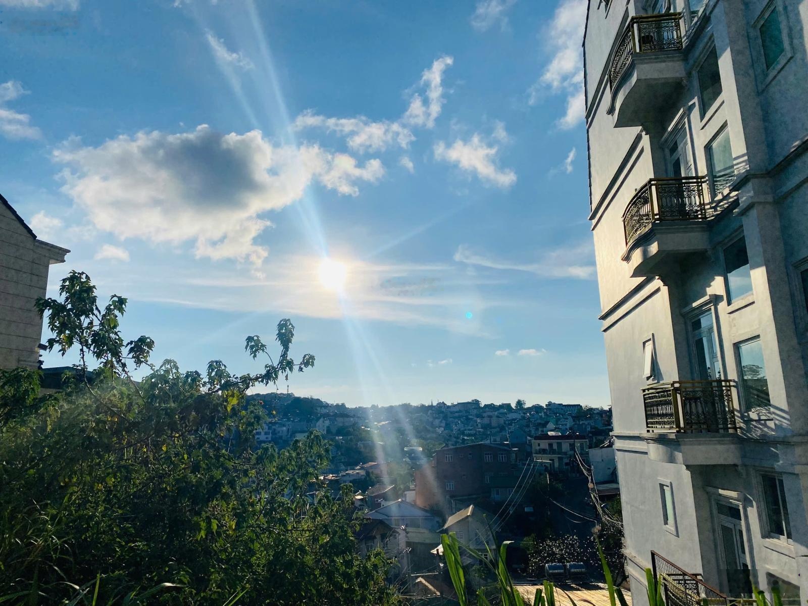 Lô đất Lương Thế Vinh 185m2, ngang 10,7m, view thoáng đẹp lợi hầm cách Hồ Xuân Hương chỉ 1km