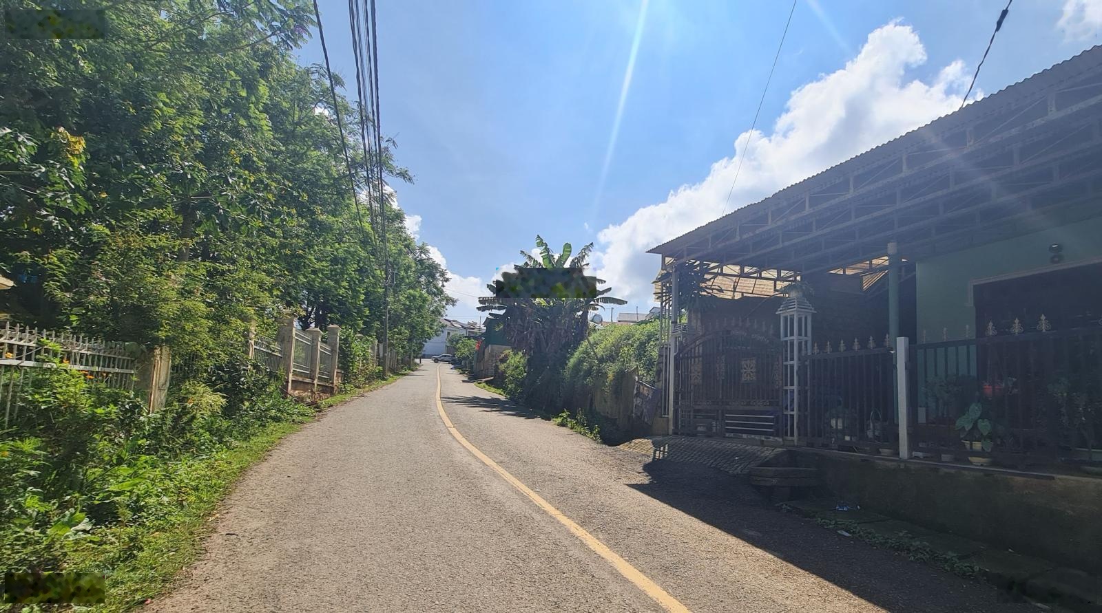 Hot! Bán gấp đất trung tâm TT Lạc Dương chỉ 15 tr/m2 SRXD DT: 360m2 ngang 12m, giá chỉ 5,5 tỷ