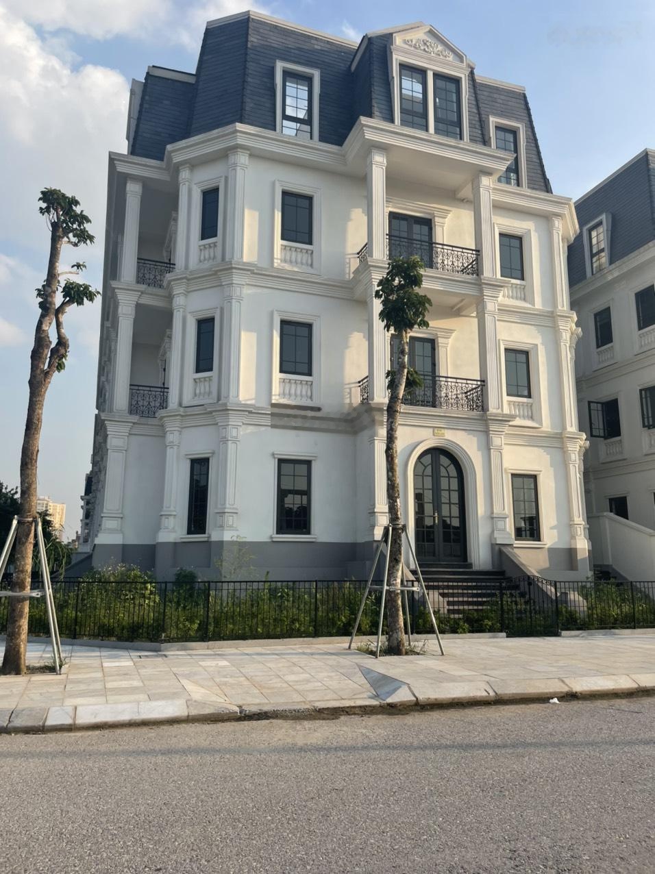 Cần bán gấp biệt thự song lập Jade Square ngay Phạm Văn Đồng 180m2 - 38 tỷ