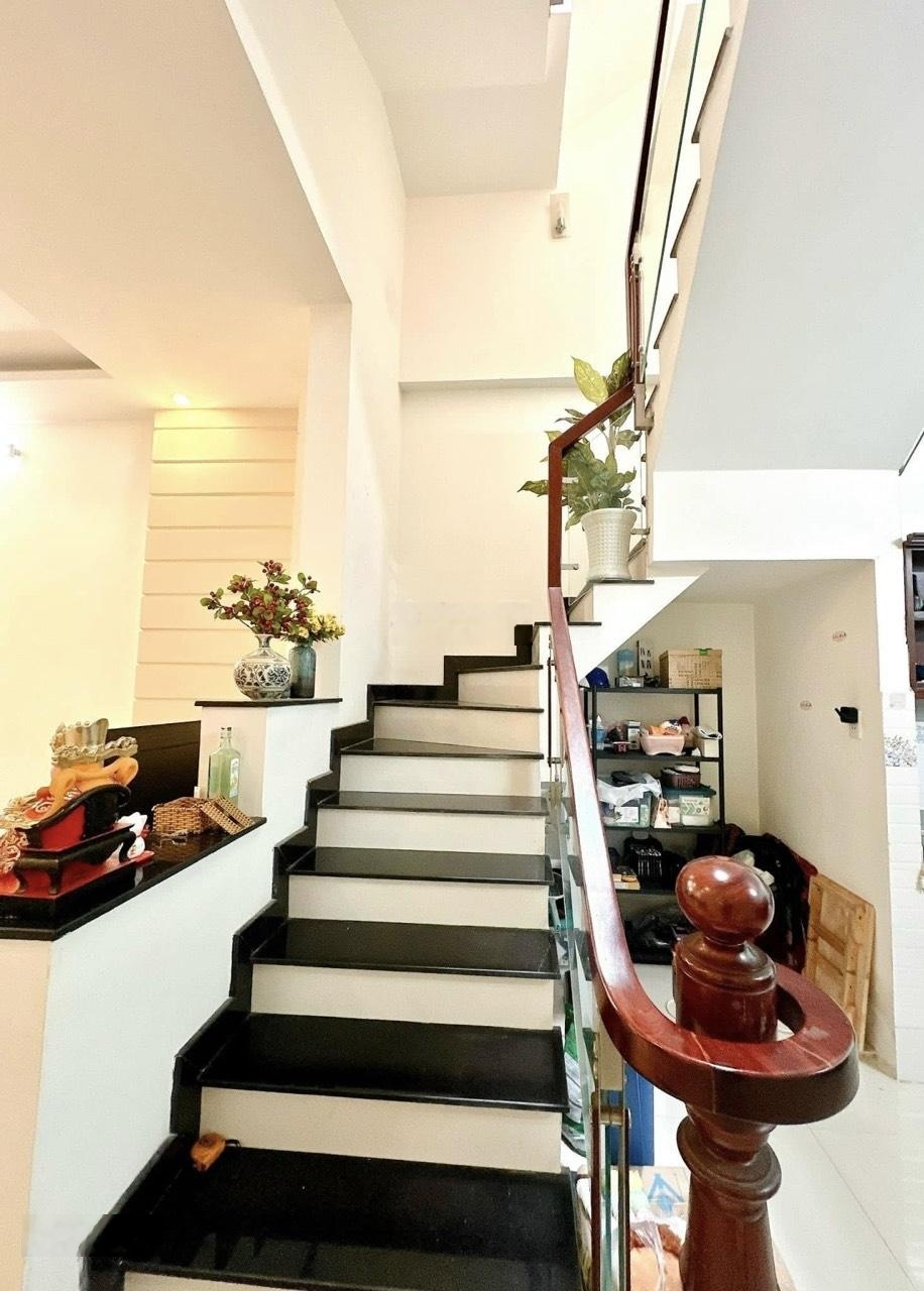 Chính chủ bán nhà hẻm ô tô đường Phan Huy Ích, 72.6m2, 3 tầng, giá 7.42 tỷ