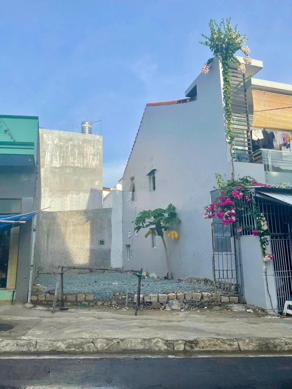 Bán lô đất TĐC Hòn Xện đường Nguyễn Địa Lô - P. Vĩnh Hòa - TP. Nha Trang. DT 70,3m2 giá 4,5 tỷ