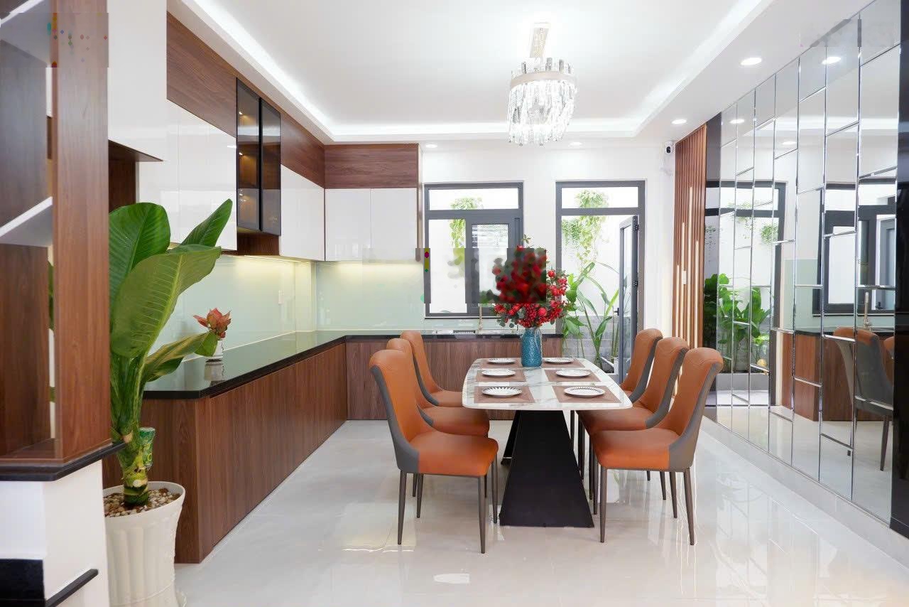 Cho thuê nhà phố 4 tầng full nội thất mặt tiền TL44, Thạnh Lộc, Q12