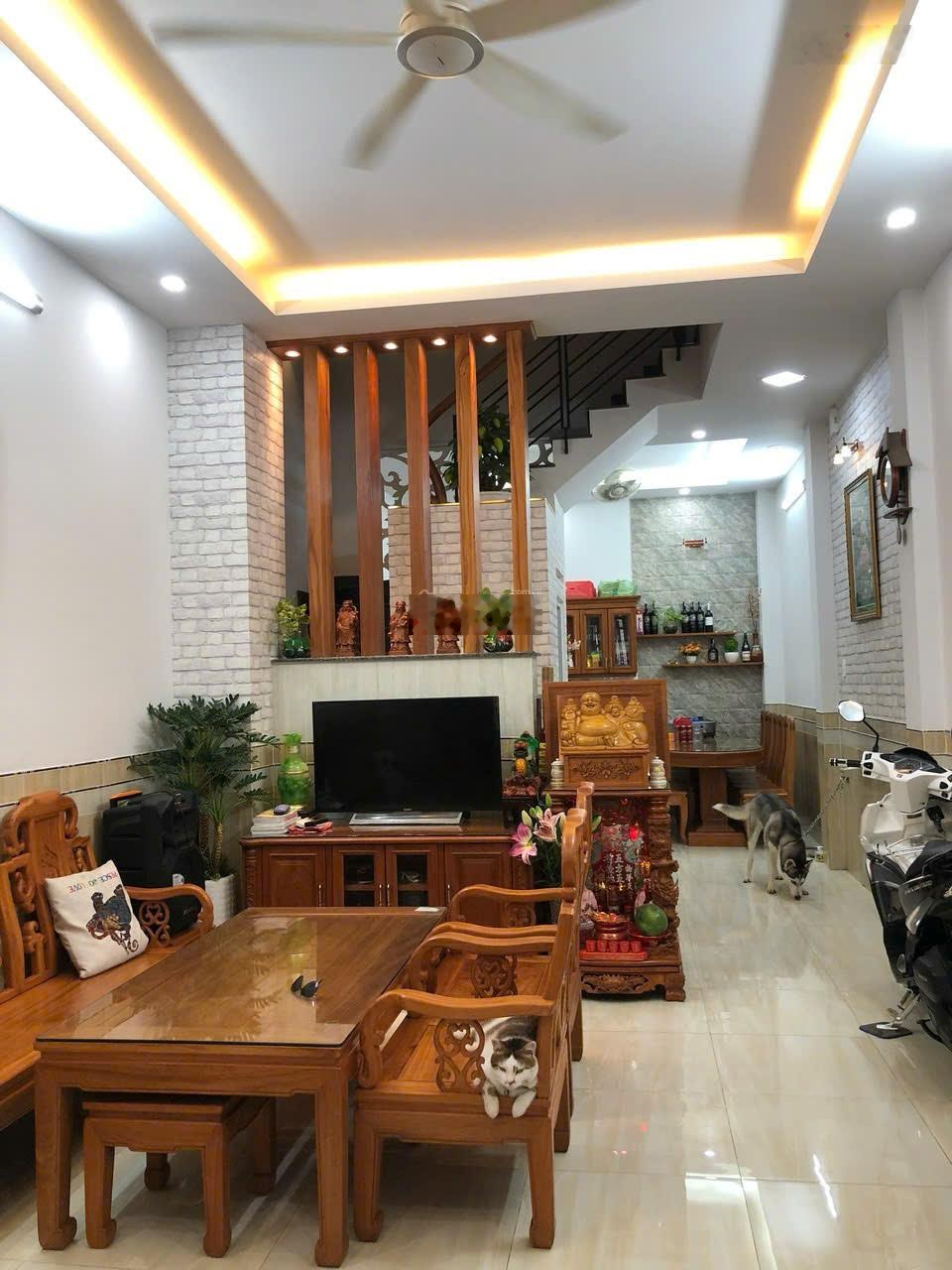 Hàng hiếm MT Hòa Hưng 12,9 tỷ, 60m2, nhà mặt phố 5 tầng 4x15m. Viên kim cương không có căn so sánh