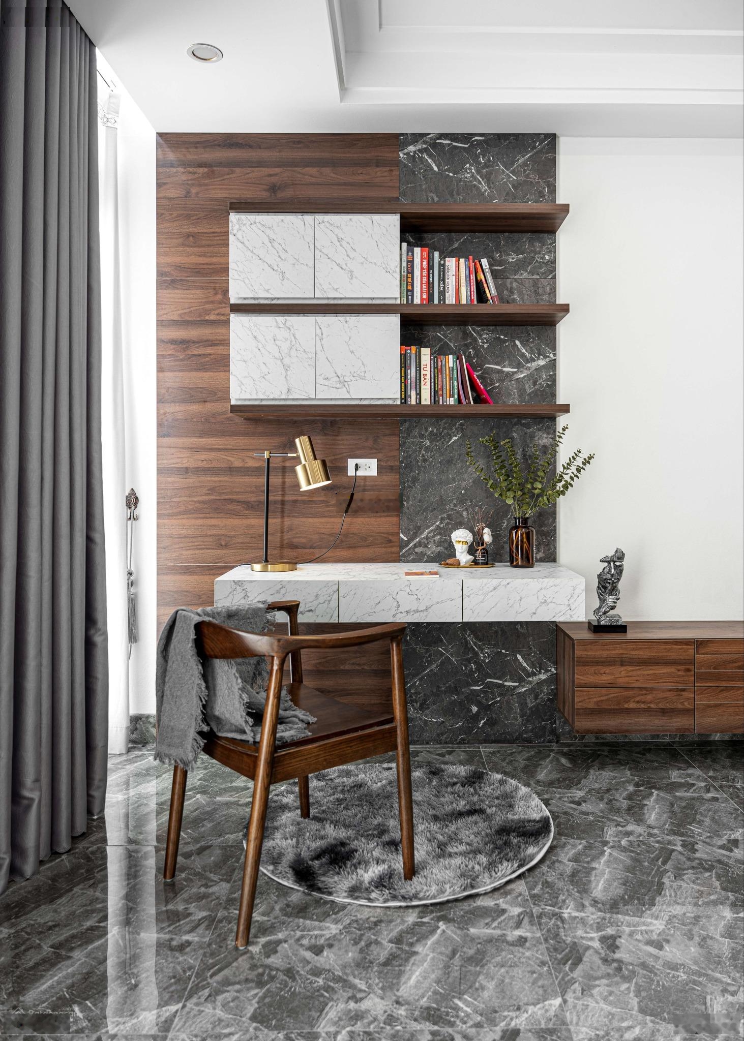 Nhà gần Nguyễn Chí Thanh, 2 thoáng, ngõ rộng, vài bước ra ô tô, sổ phân lô, full nội thất 39m*5T