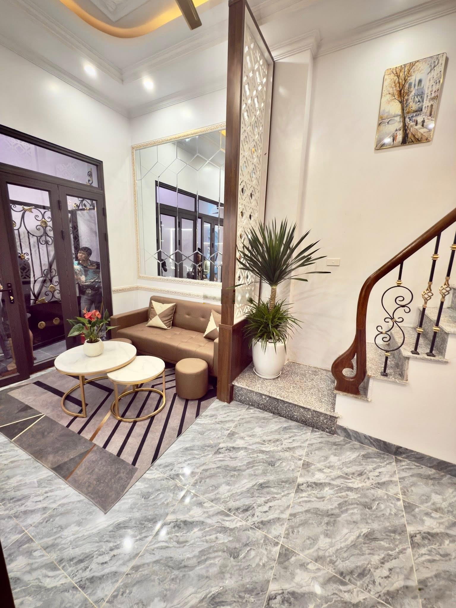 Bán nhà riêng đẹp tại Lê Quý Đôn, 7,5 tỷ, 40m2, 5 tầng, 4PN, 4WC