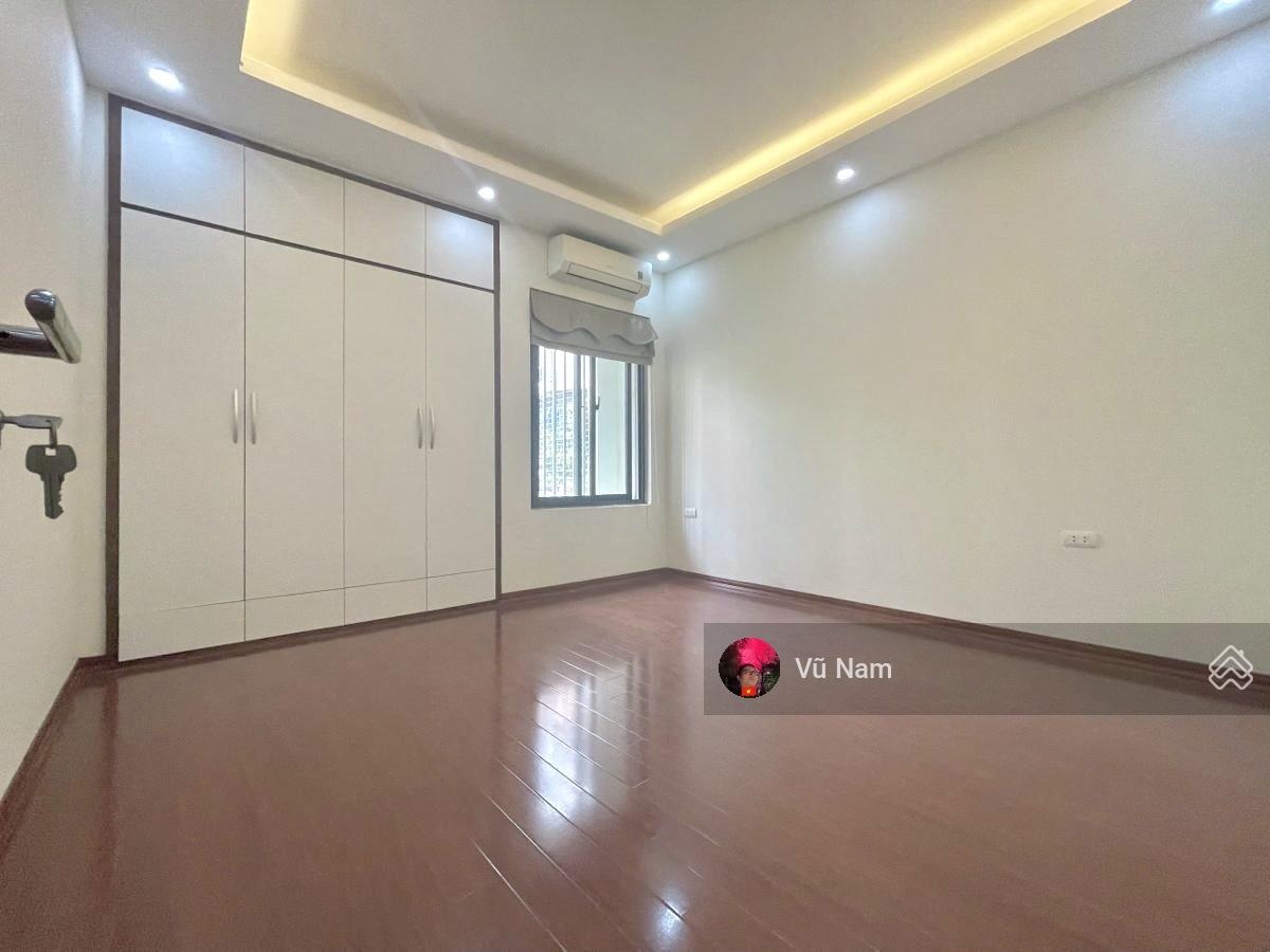 Bán nhà mặt ngõ La Thành, VF3 đỗ cửa, 5T thang máy, kinh doanh, 39m2 x 5T, MT 4m giá: 11.2 tỷ