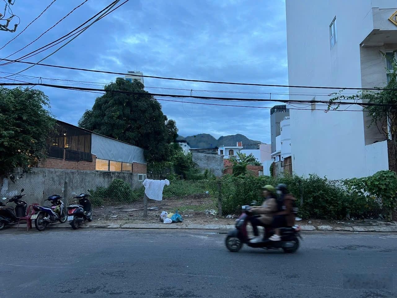 660m² mặt tiền Bắc Sơn, cách biển Hòn Chồng 200m ] Giá: 125tr/m²