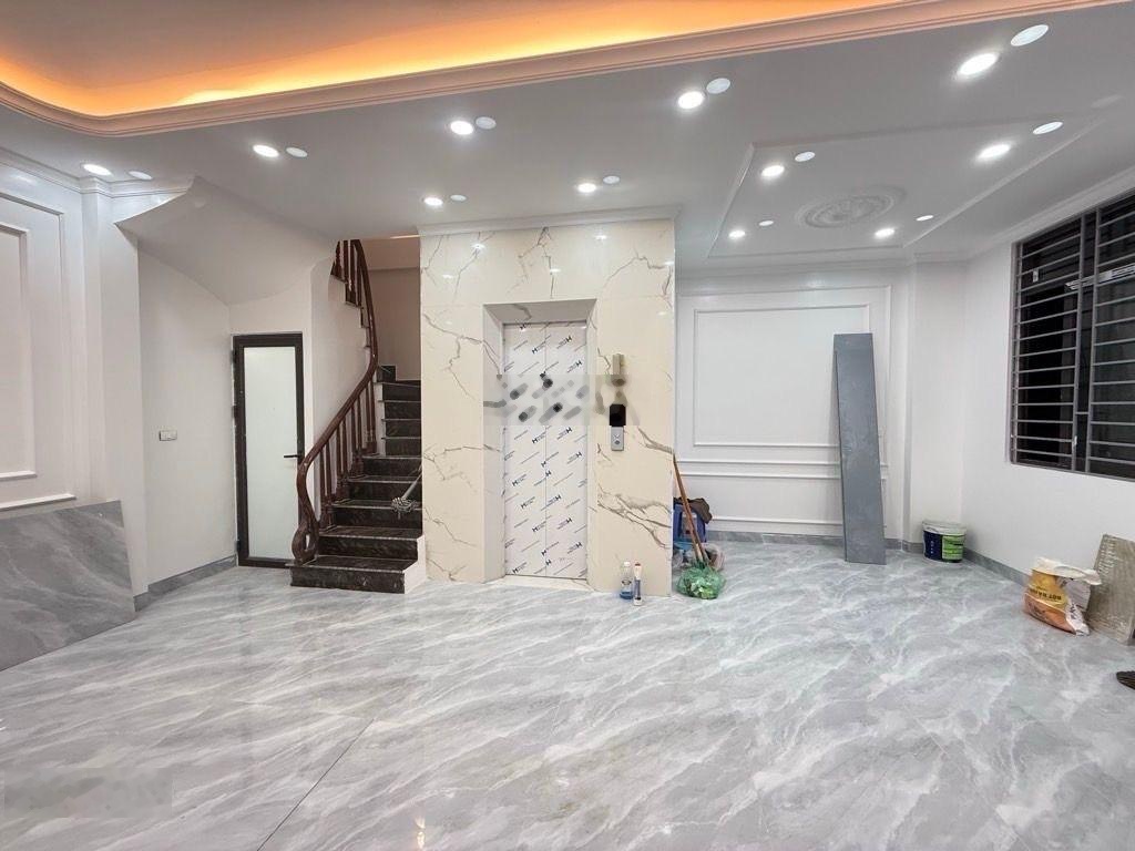 Bán nhà mới xây 6 tầng có thang máy đường Ngọc Hồi - Hoàng Mai