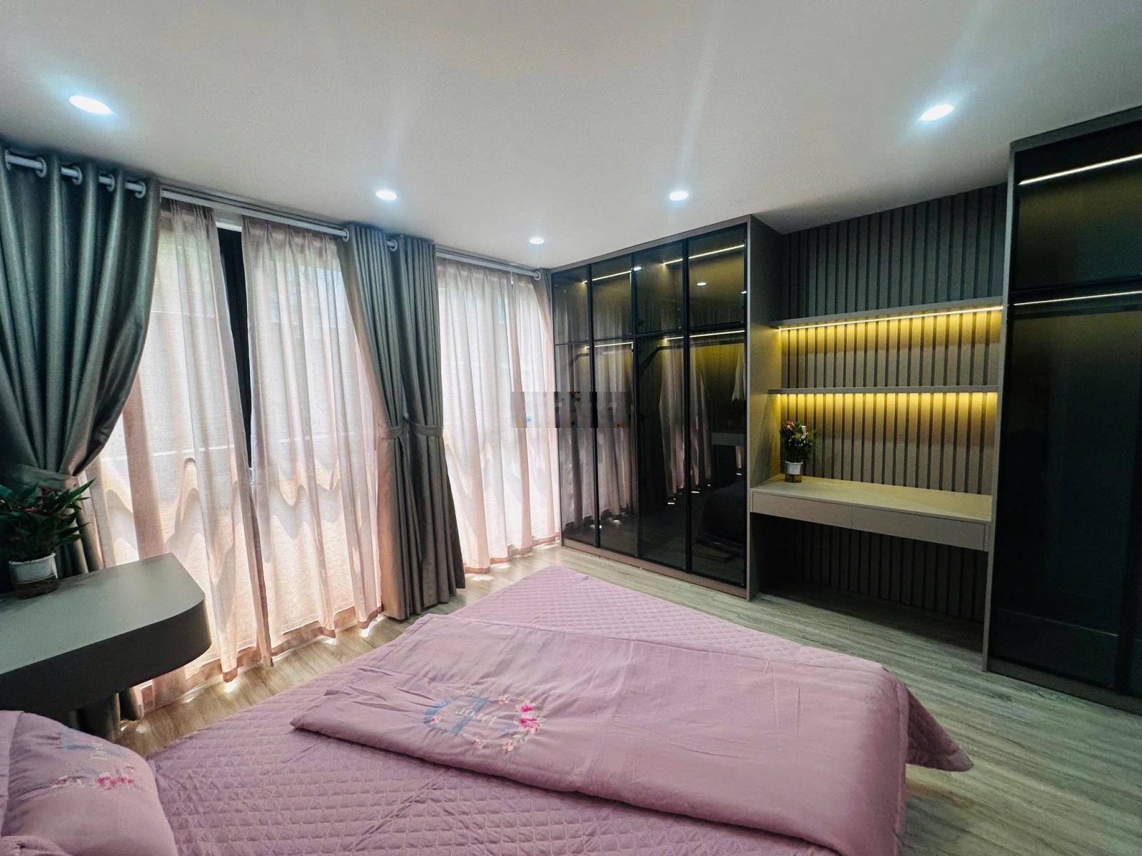 Lô góc phố Láng Hạ gần rạp Quốc Gia, ngõ nông, gần phố, ngõ thông, kinh doanh thoáng sáng, 38m2x5T.