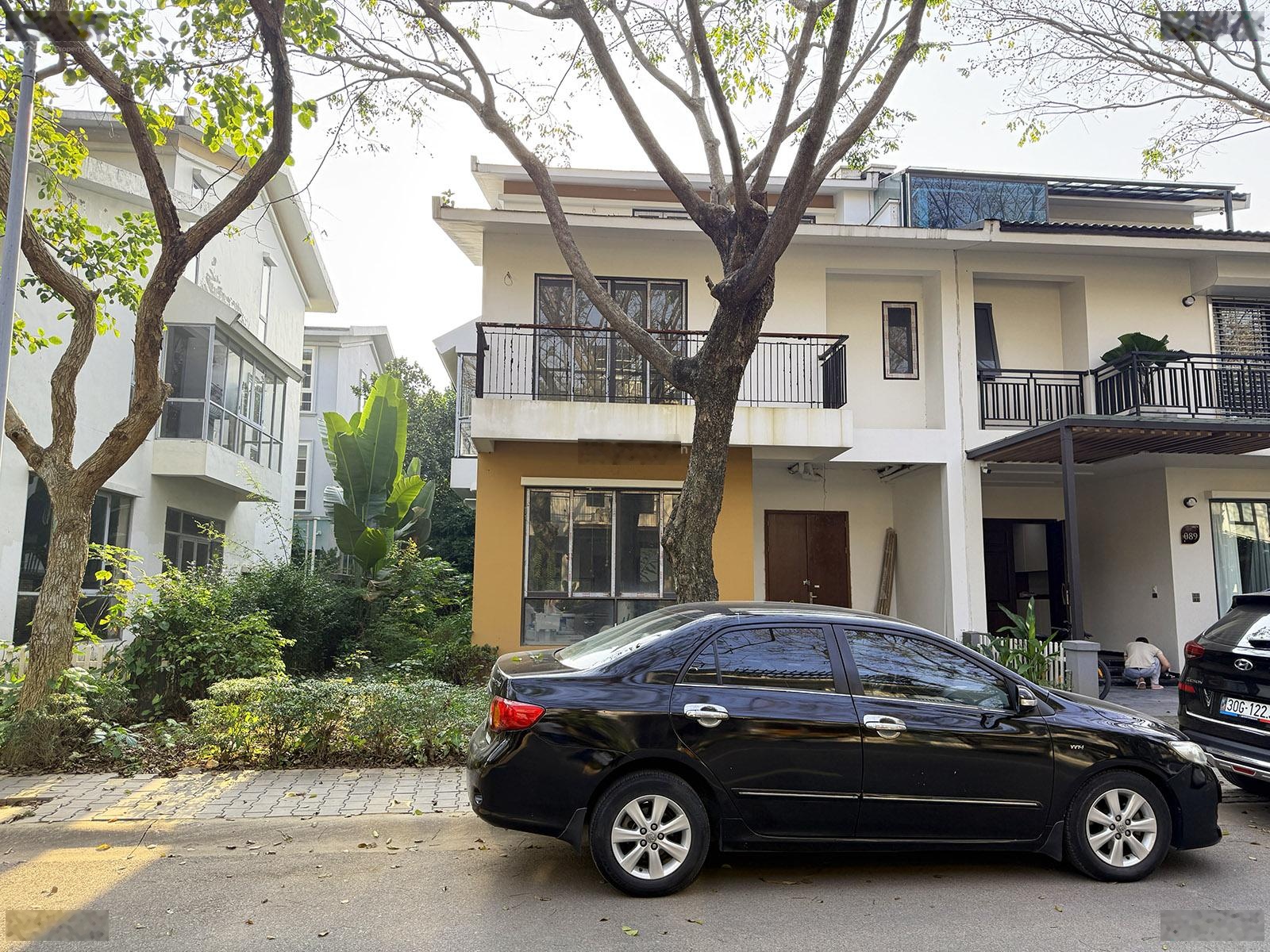 Bán Biệt Thự Mimosa Ecopark Song Lập 189m², Hướng Đông, Xây Thô 3 Tầng, Sổ Sẵn, GIÁ TỐT