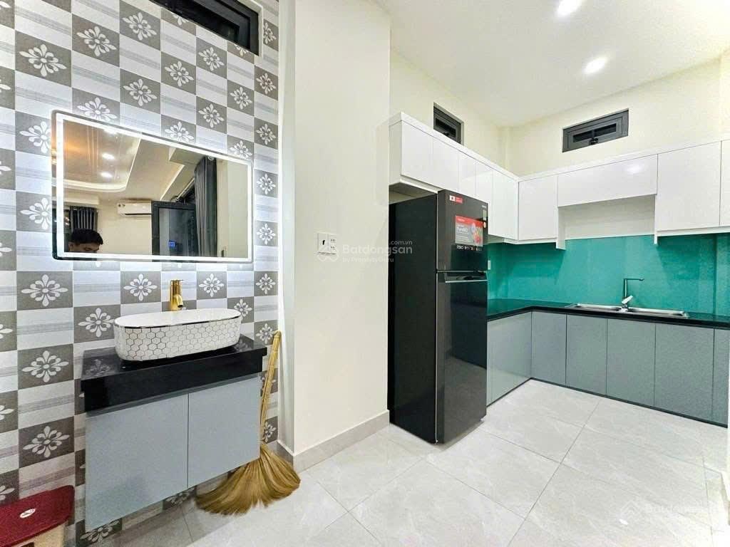 Bán nhà 3 tầng - 68m2 - nhỉnh 5 tỷ - đường oto 6m - cạnh vinhome grand park nguyễn xiển