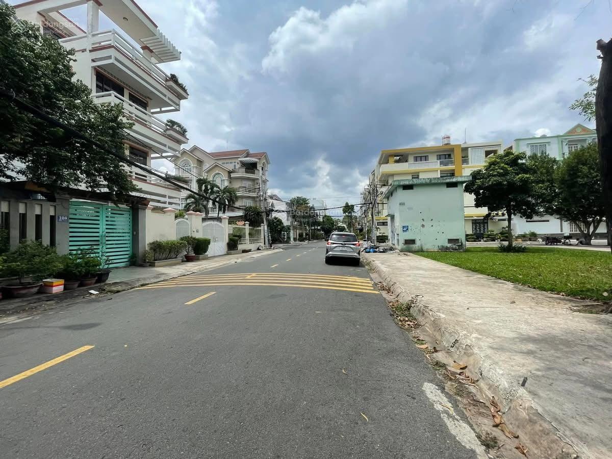 Cho thuê nhà khu Tên Lửa, MT đường Số 5, DT 8 x 20m, 3 tấm, 39 triệu/tháng (Tín Hưng)