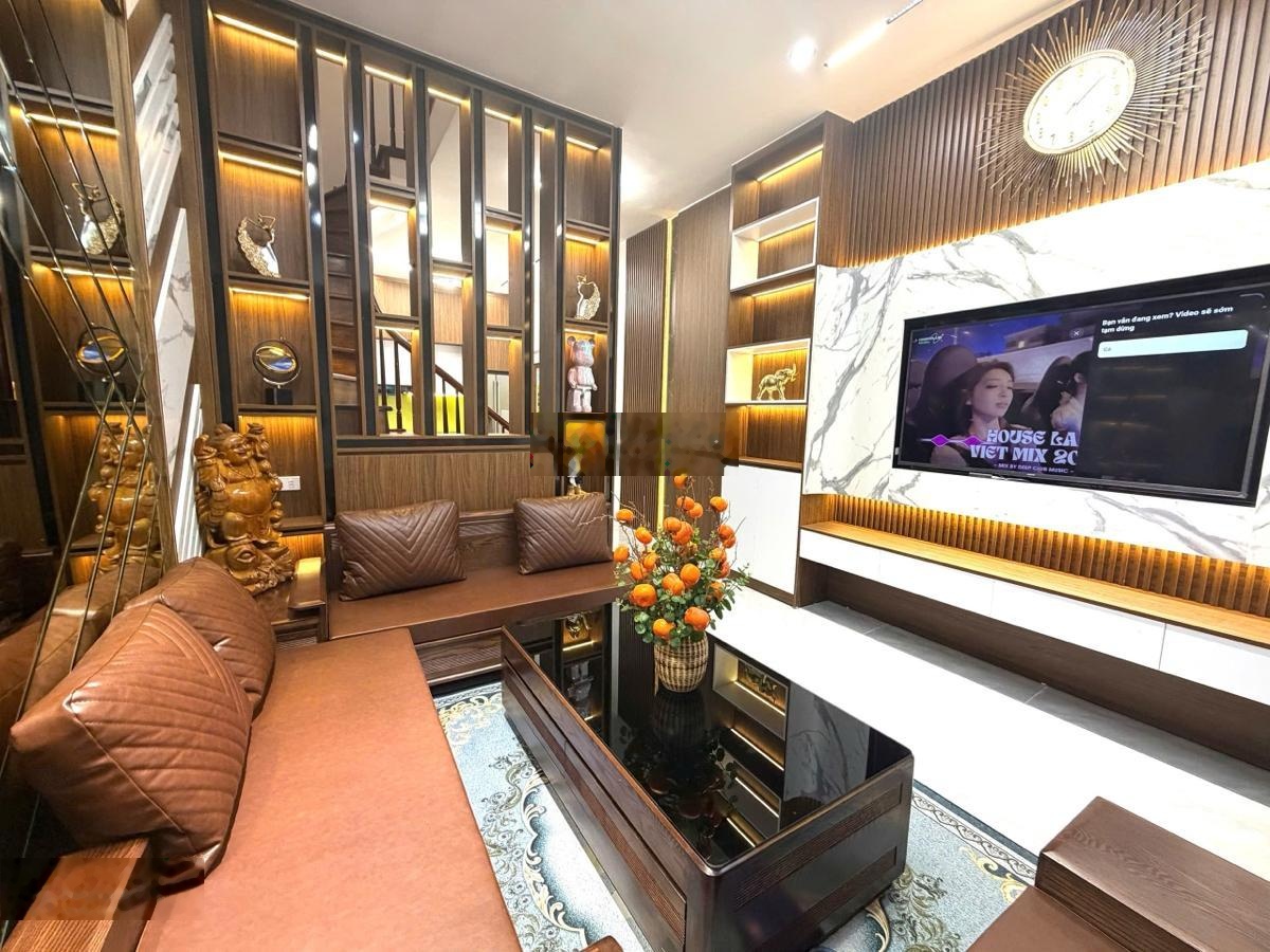 Cần bán nhanh nhà phố Tôn Đức Thắng, ngõ nông gần phố, trước nhà rộng thoáng, nhà 5 PN, 62m2x4,5T