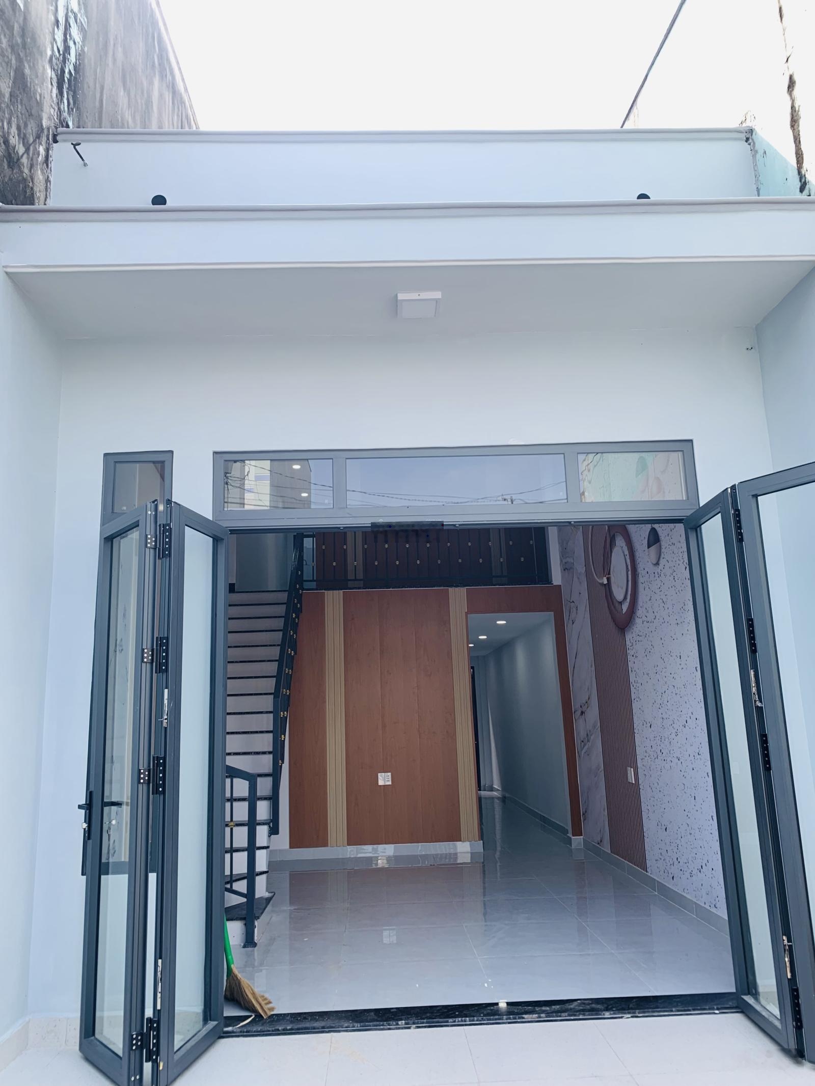 Bán nhà 4x18m, sổ hồng riêng gần chợ đầu mối