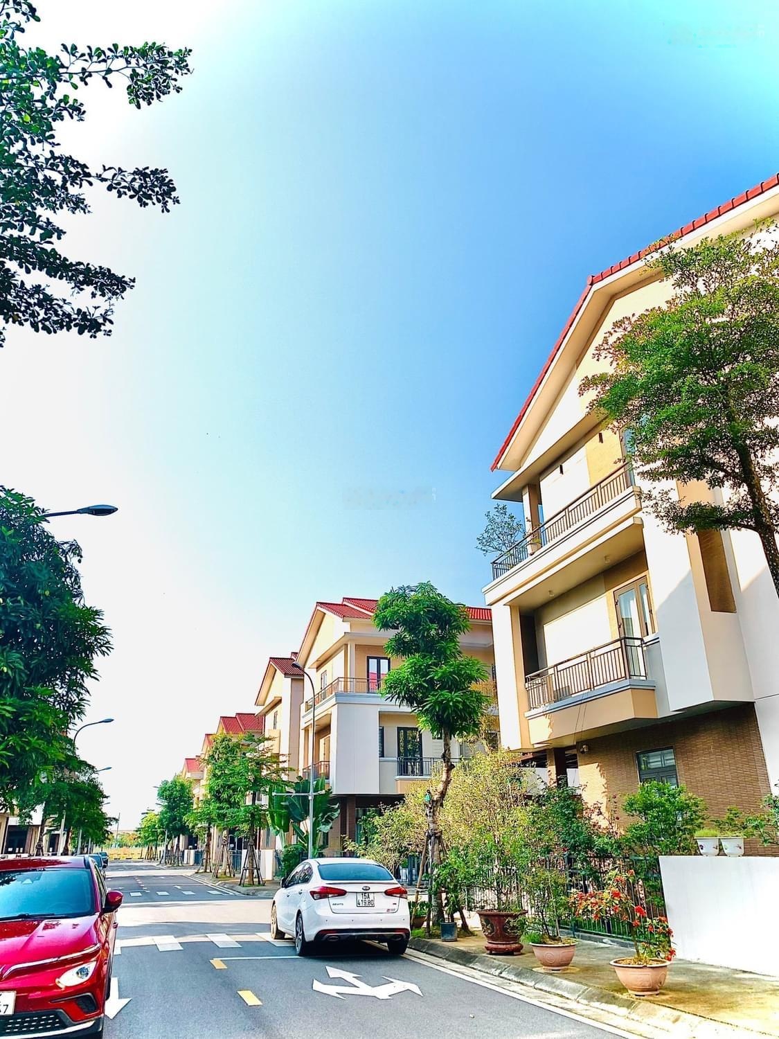 Hàng Limited: Liền kề Centa City hướng Tây Tứ Trạch - Cửa ngõ VinHomes Vũ Yên