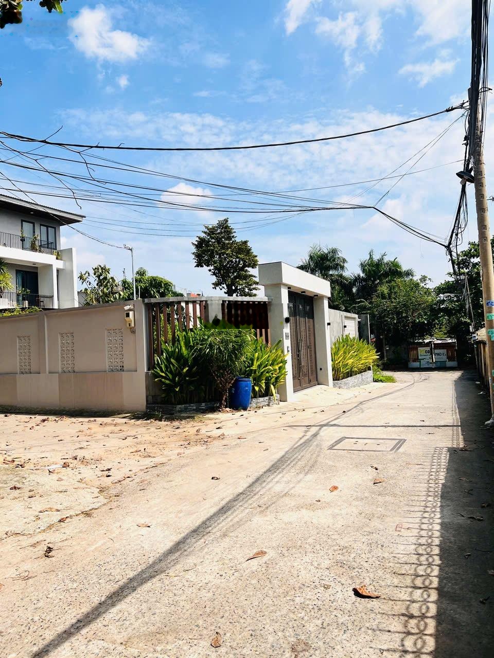 Chốt Gấp! Nhà (5m* 16m) - 1T1L đúc sân thượng - Ô tô tận cửa - Chỉ 5 Ty bé xíu