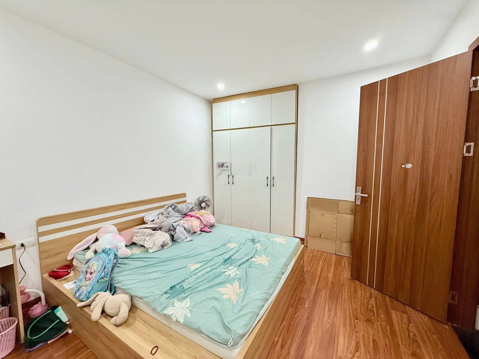 50m ra ô tô tránh phố Bạch Mai, trước nhà 3m, sân riêng, QH ổn định, đập hộp nội thất, mặt tiền 5m