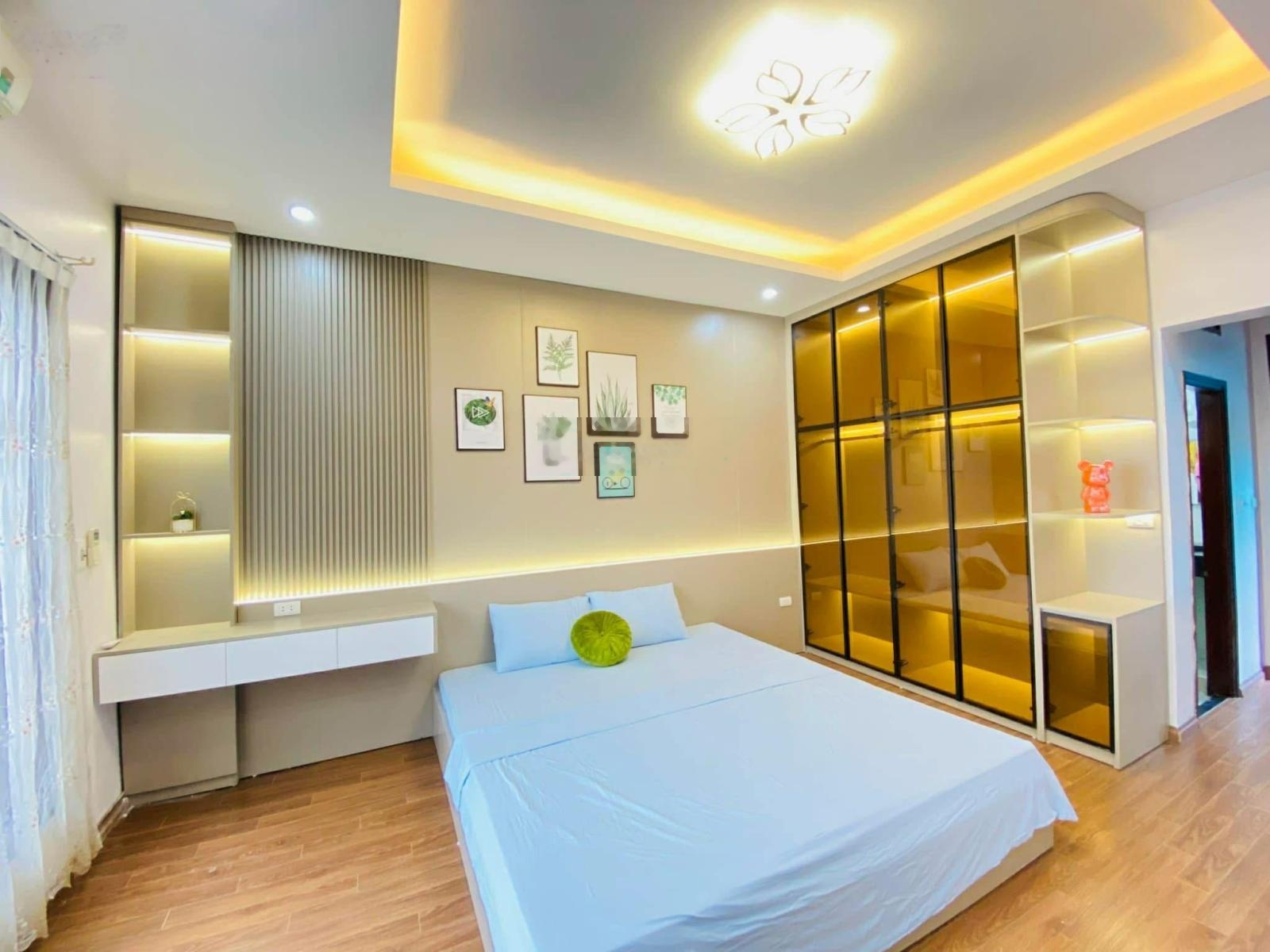 Siêu phẩm! Hoàng Mai, 3 gác đỗ, khu vực trung tâm, full nội thất, SĐCC, 45m2*5T, về ở ngay