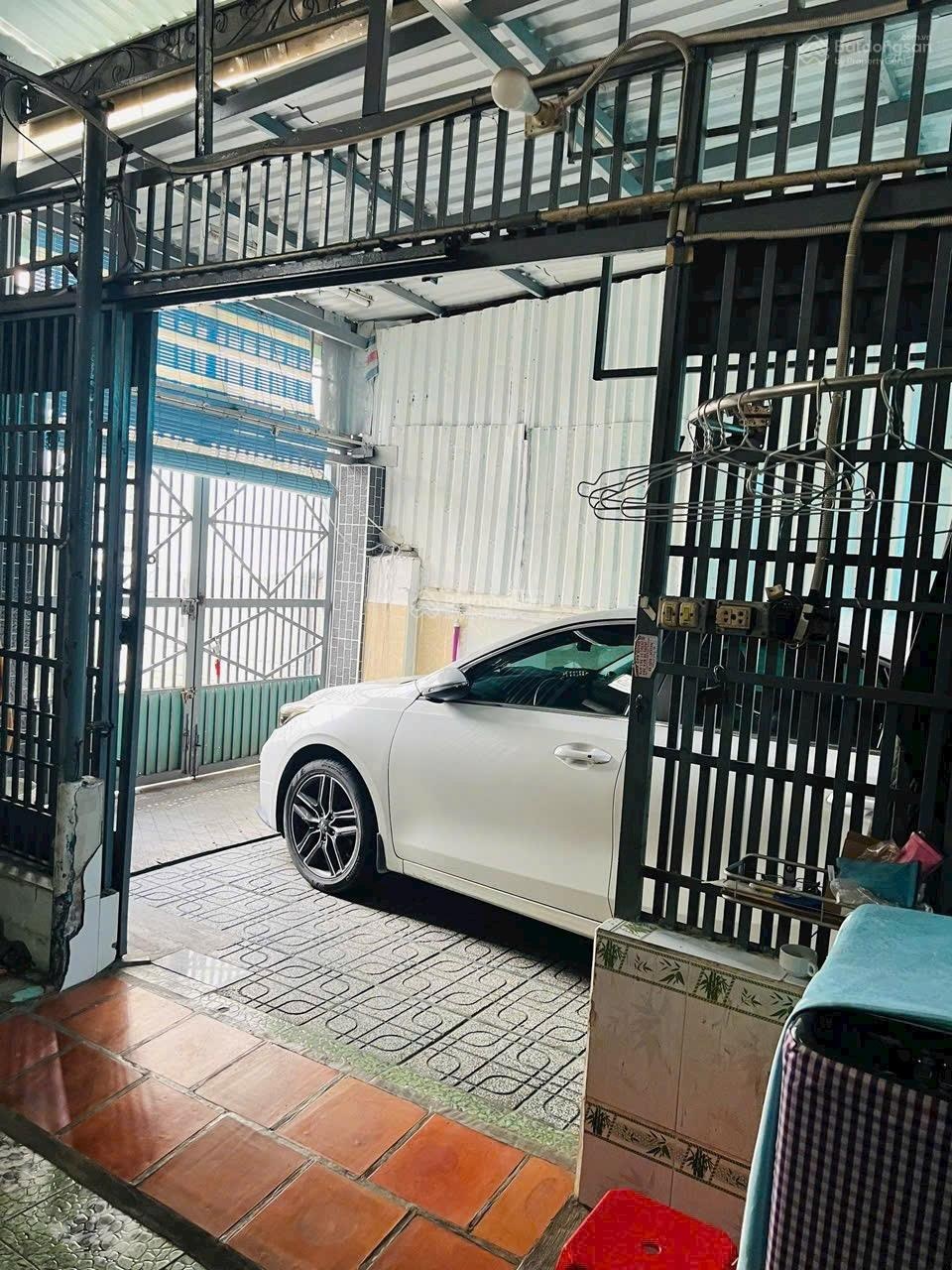 Nhà 108m2 - ô tô đậu trong sân - ngang 6m, thích hợp xây CHDV - bao giá thị trường