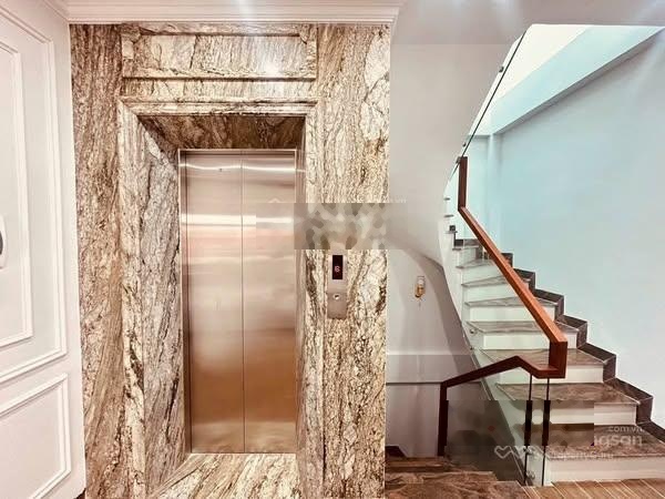 Bán nhà, chủ nhà bán kín, Trần Quý Kiên, Cầu Giấy 45m2, thang máy, 11 tỷ, 45 chỗ đón đầu ngõ