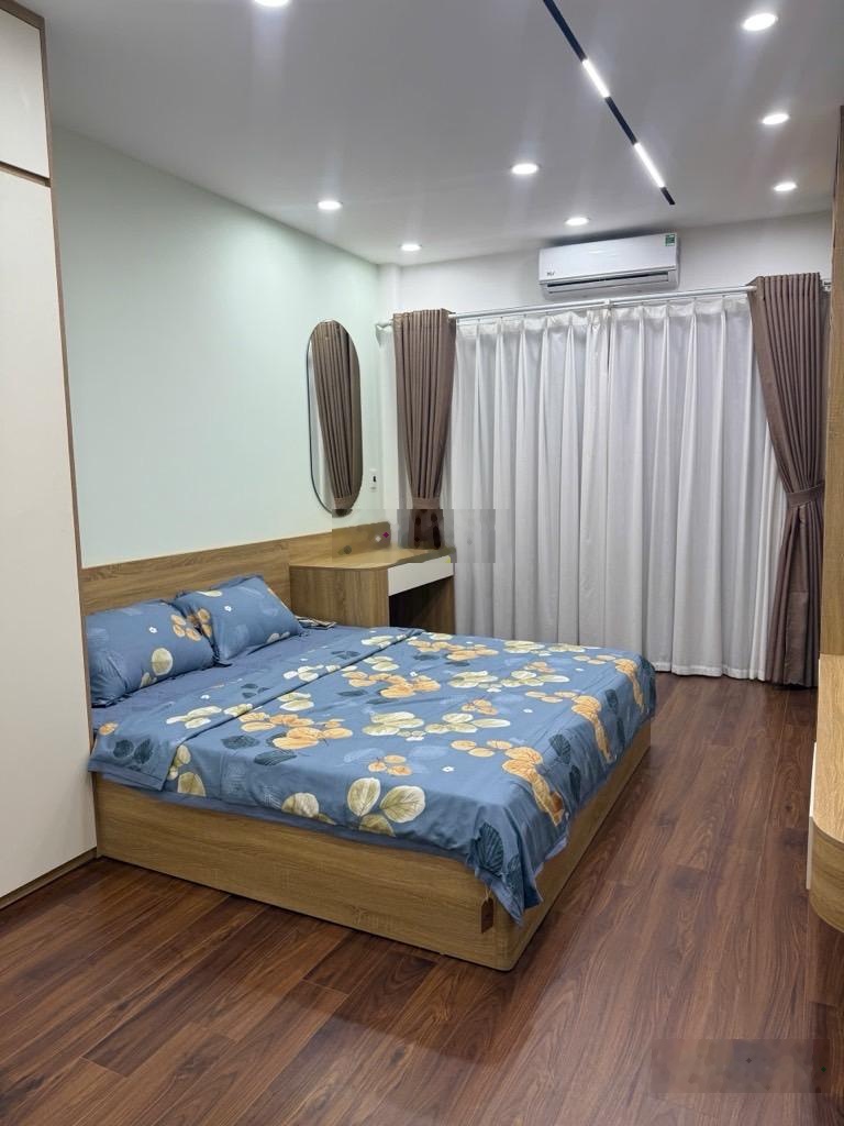 Bán Nhà Xuân Thuỷ, Cầu Giấy, 35m2, 6 tầng thang máy, full nội thất, giá nhỉnh 12 tỷ, 20m ra phố.