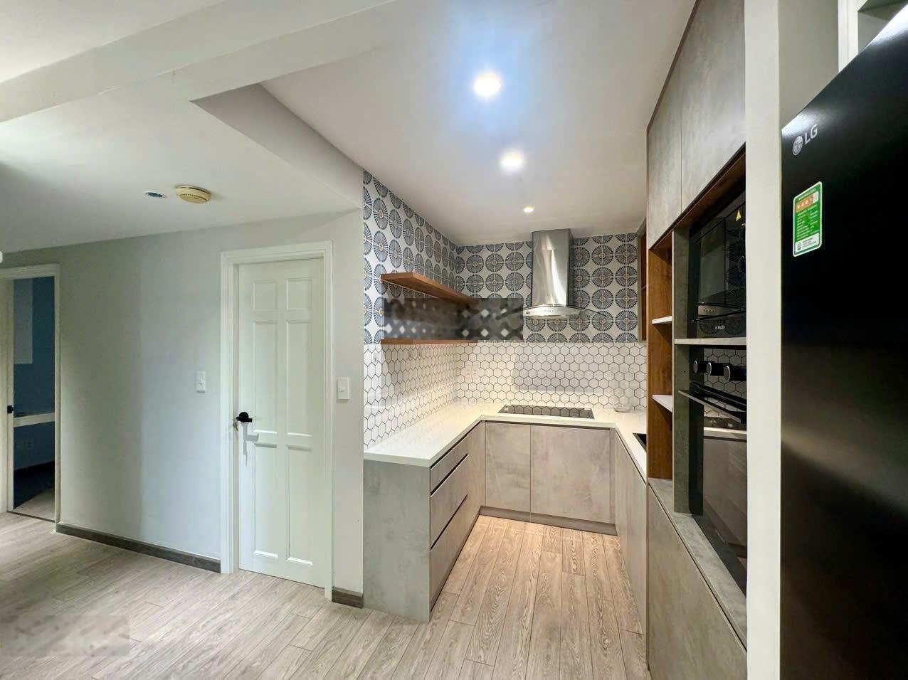 Cho thuê căn hộ Park View, đường Nguyễn Đức Cảnh, view biệt thự hướng Đông. Lh: 0383034396