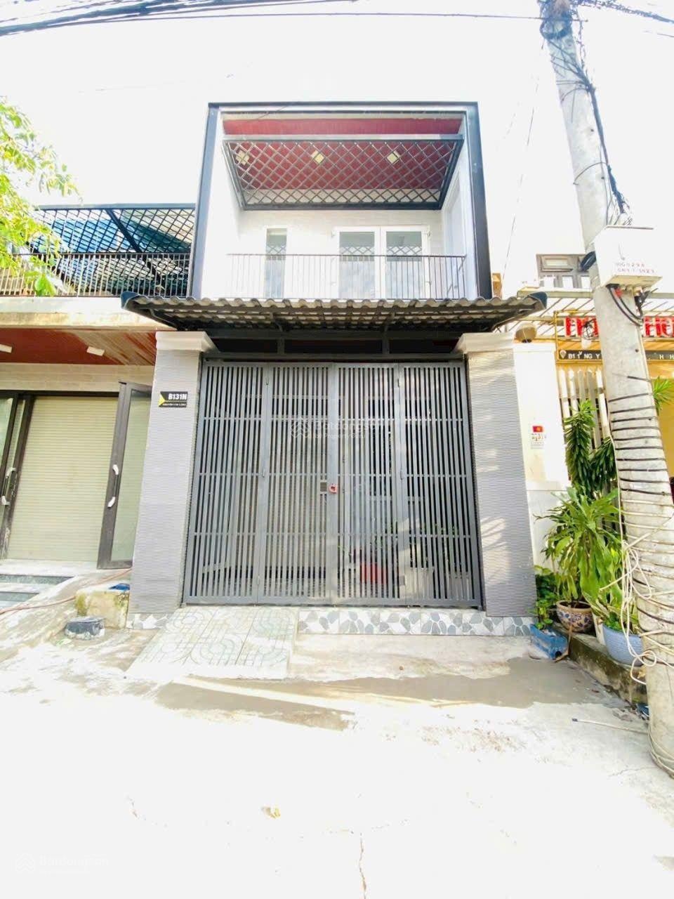 Nhà 2 mặt tiền đường kinh doanh có 3 phòng ngủ giá 4.5 tỷ