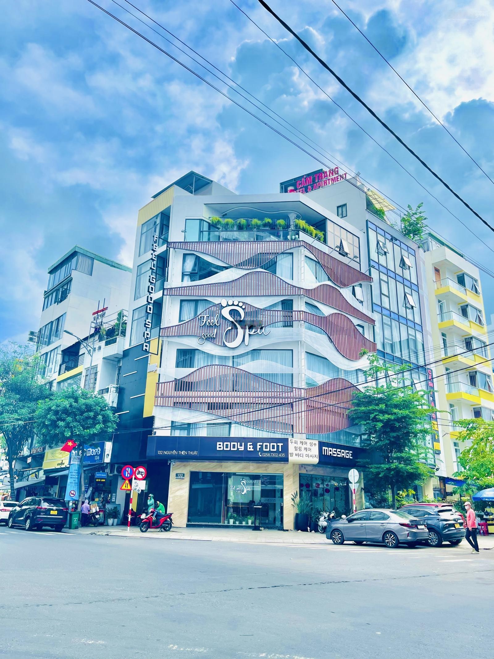 Nhà góc 6 tầng nguyễn thiện thuật khu phố tây nha trang