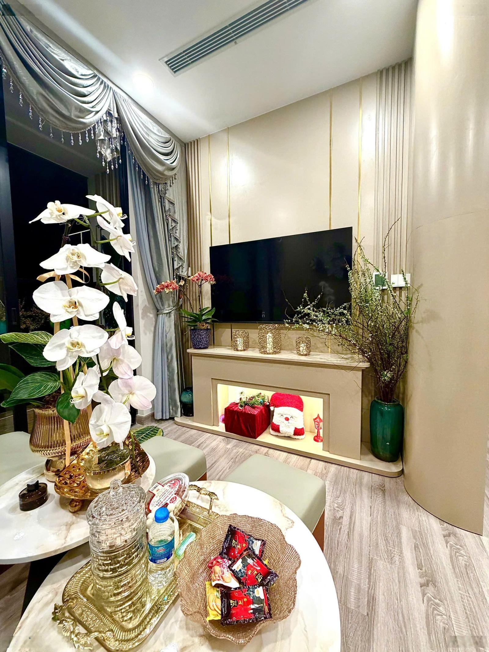 Bán 2pn Sky Forest SF1 Full NỘi Thất - giá 5.1x tỷ BP 0981152882