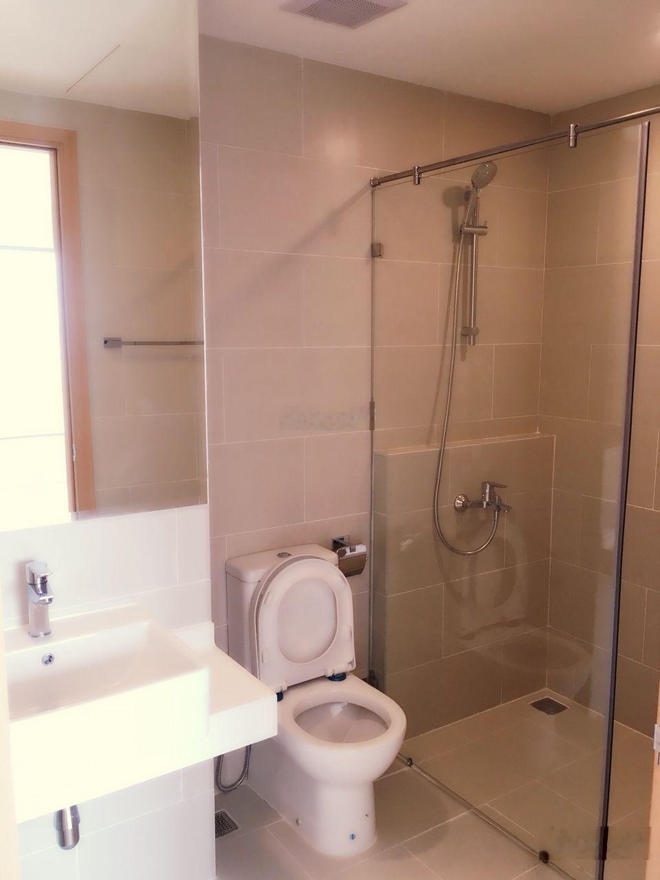 Cần cho thuê căn hộ 72m2 chung cư Skyline, 2pn view Nam mát mẻ, giá 10.5tr/tháng, nhà cơ bản rèm ml