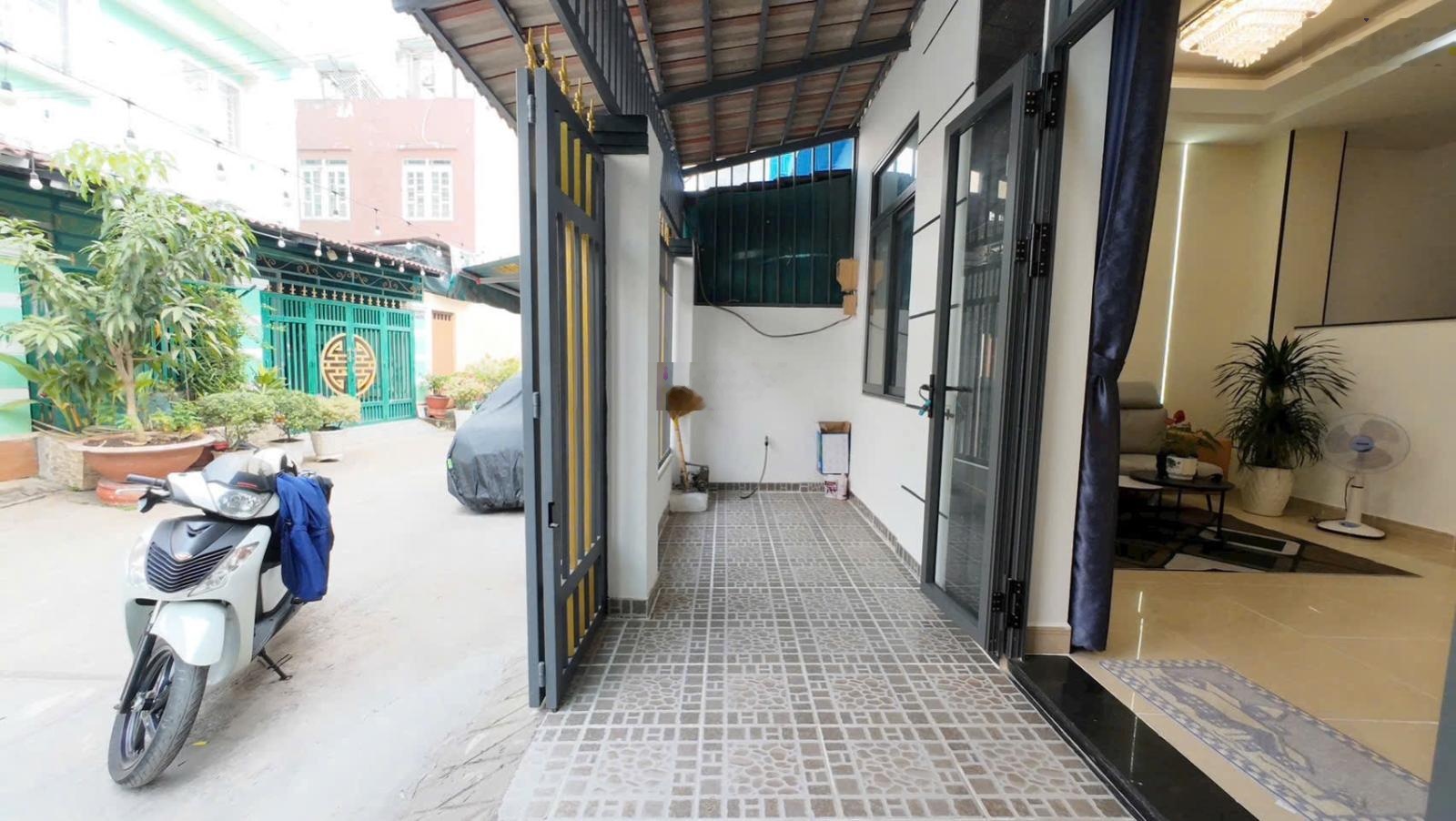 Nhà mới 2pn, 3wc đường 7m, Thạnh Lộc 12 gần chợ Cầu Đồng, ngay trường Mầm non Bông Sen, giá 9tr