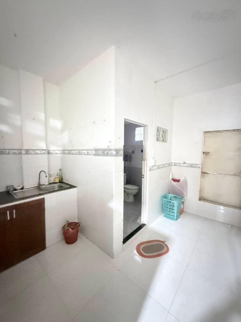 Bán đất tặng nhà HẺM XE HƠI Lê Văn Sỹ TB, sổ đẹp, nở hậu tài lộc, chỉ 8.x tỷ