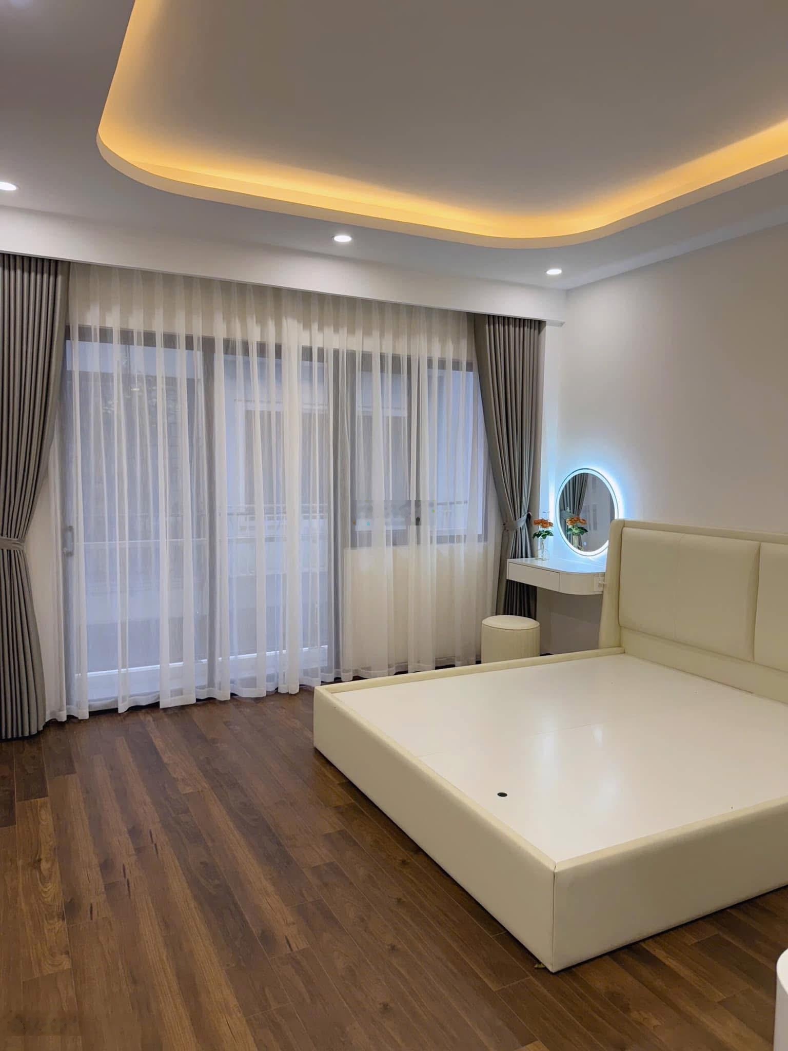 Chính chủ bán nhà ngọc thuỵ 7 tầng thang máy ô tô 7 chỗ vào nhà full nội thất